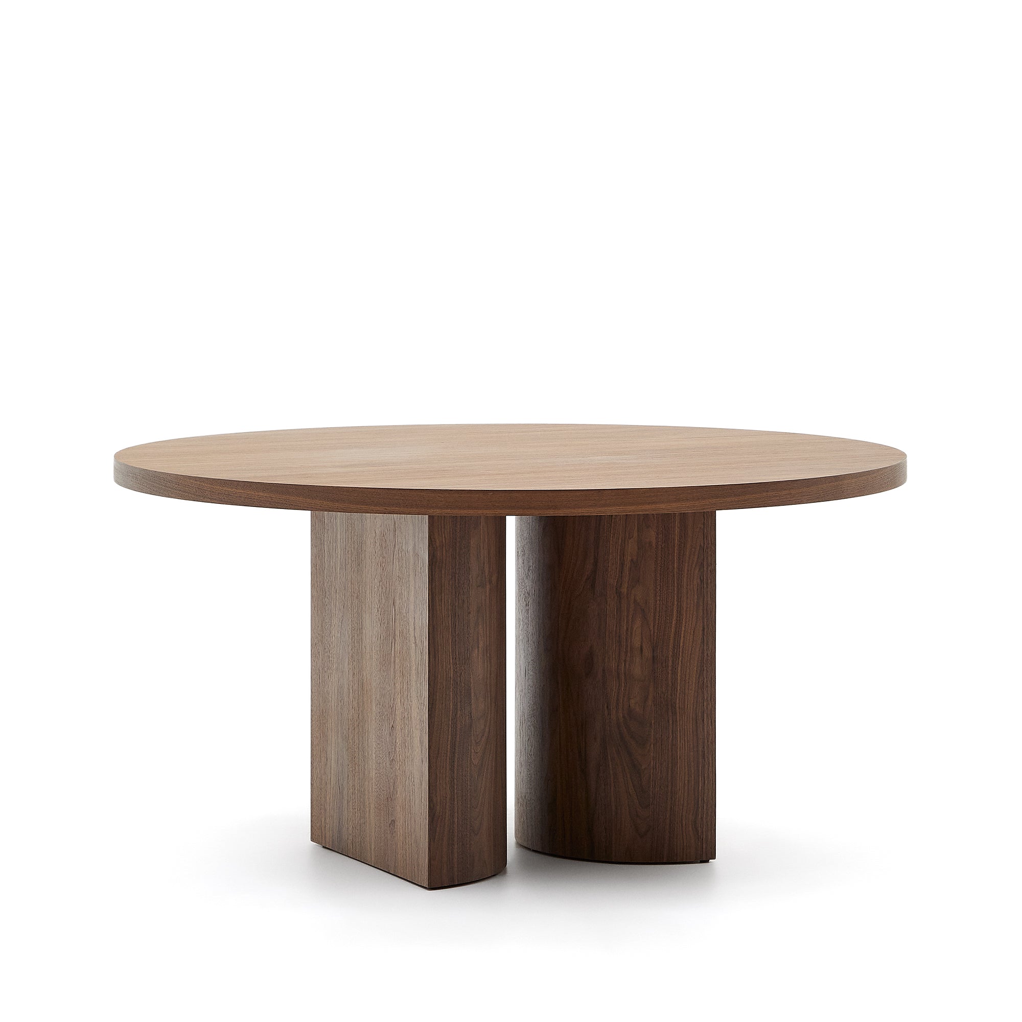 Nealy table with walnut veneer with natural finish, Ø 150 cm