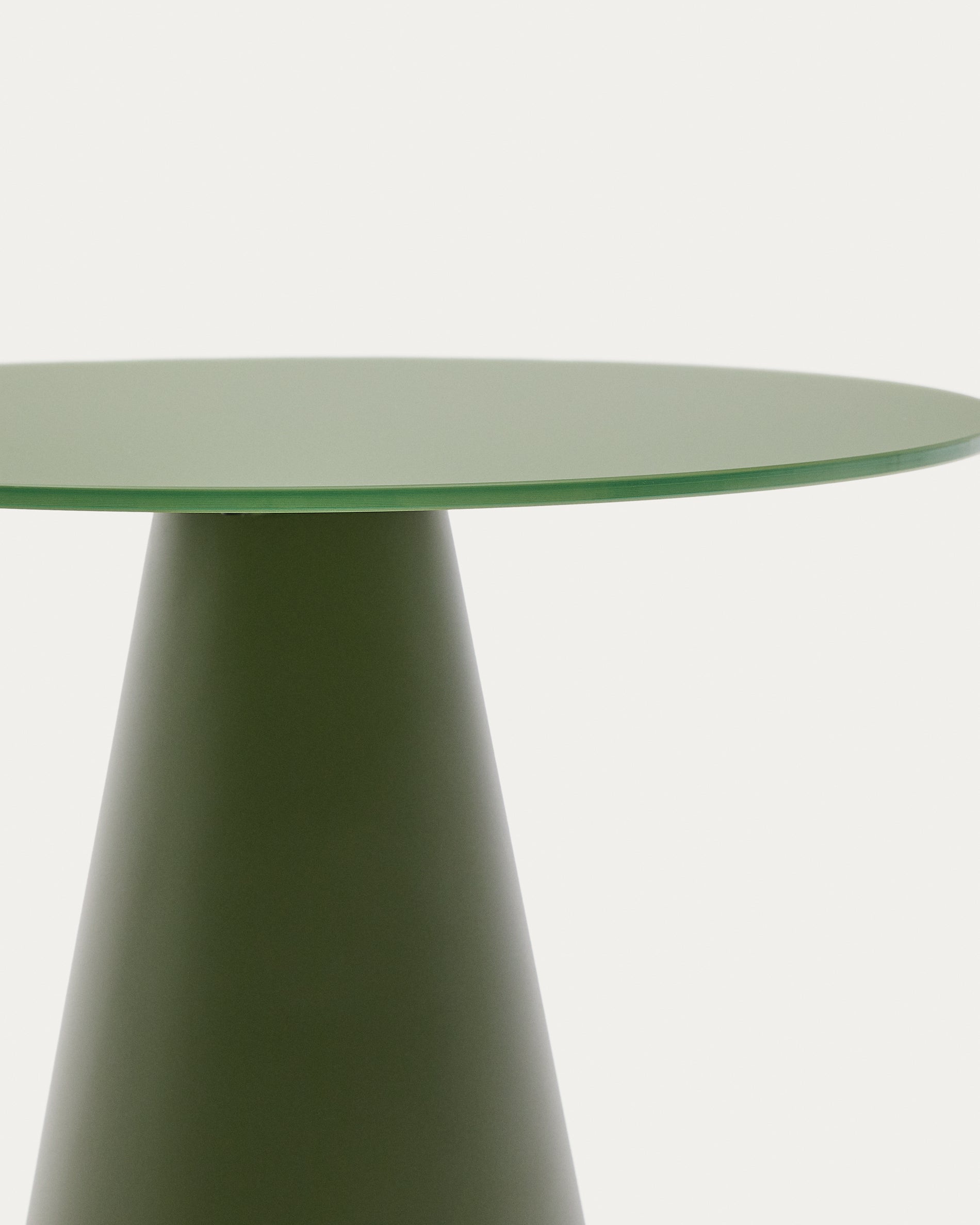 Wilshire side table with frosted tempered glass and matt green painted steel finish Ø50cm - Detail