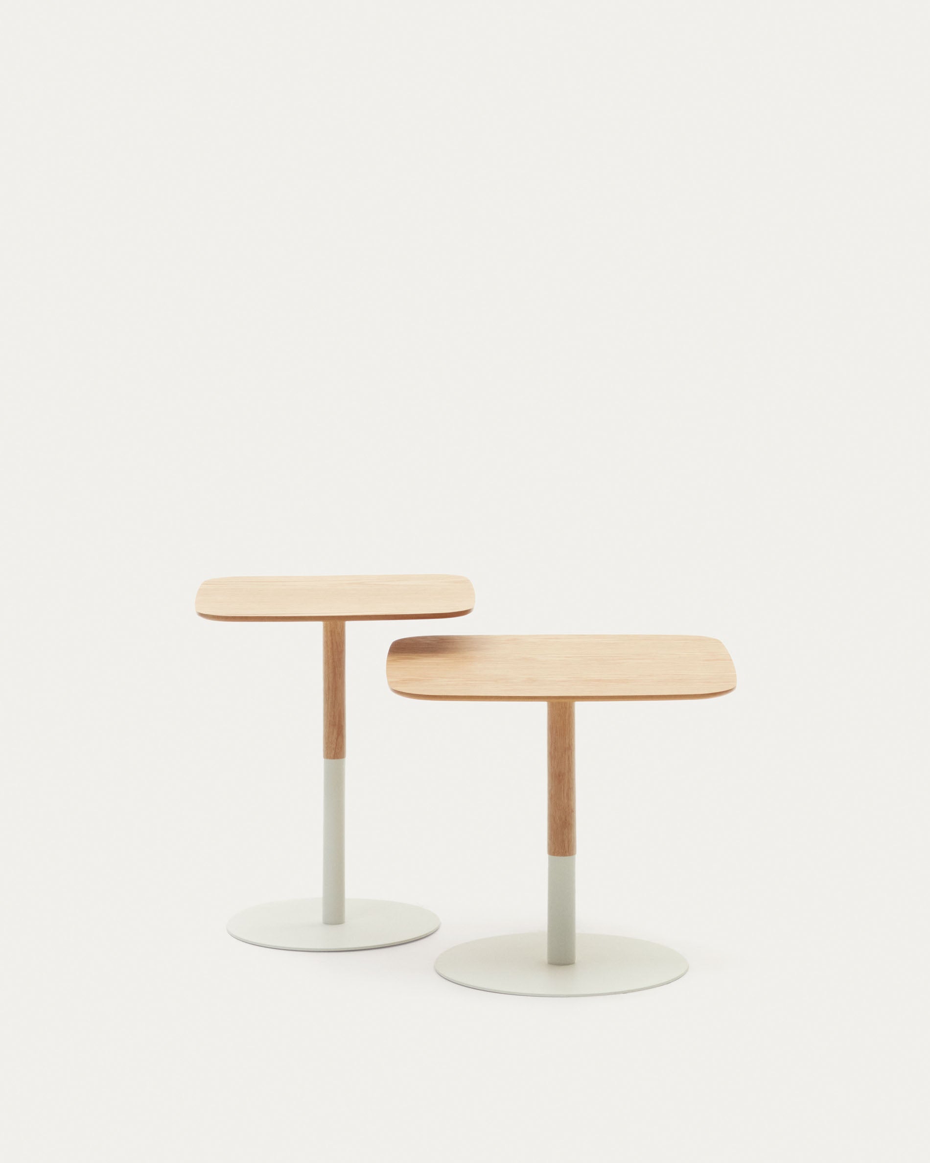 Watse set of 2 side tables in oak wood veneer and matte white metal - Product View