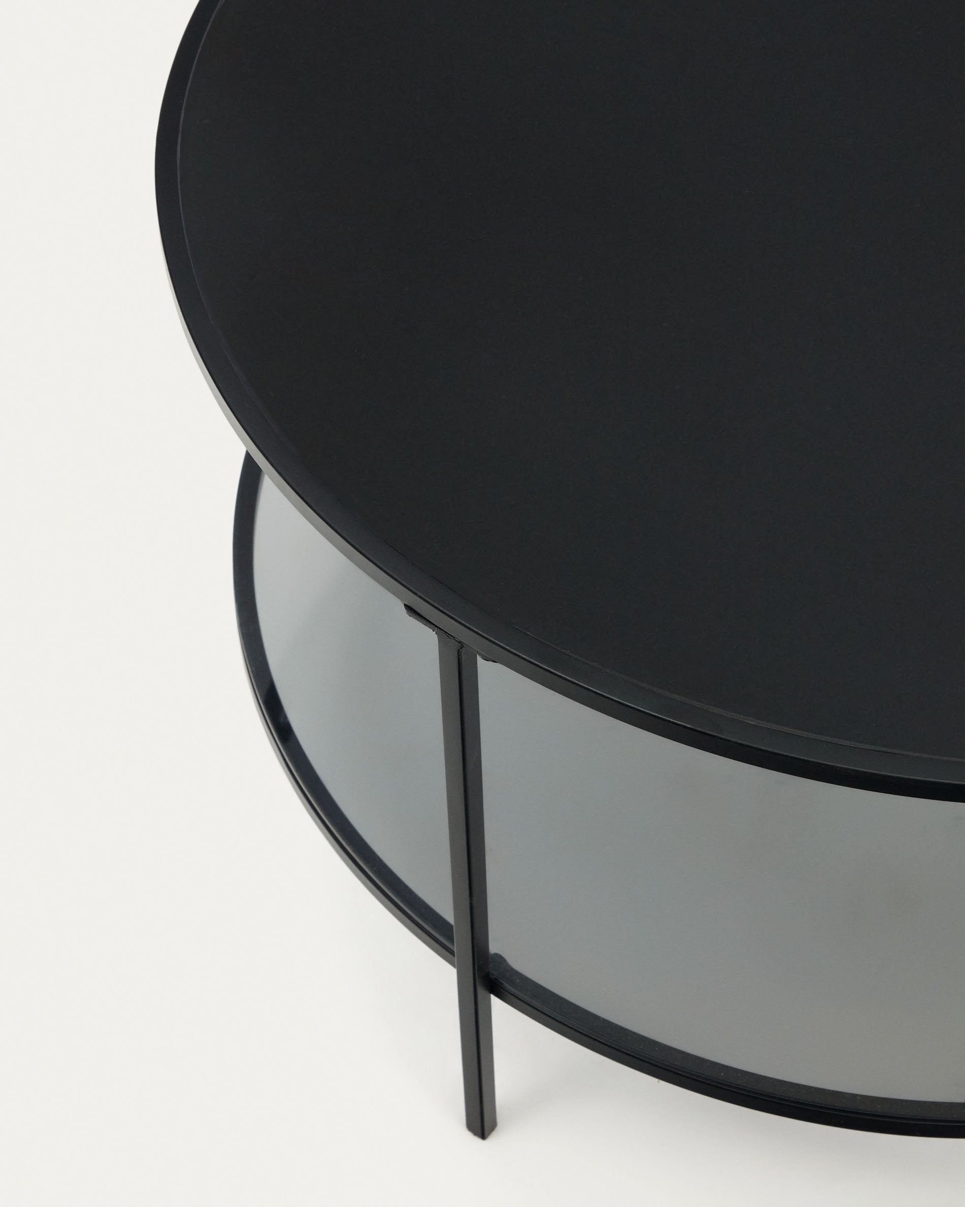 Gilda tempered glass and metal coffee table with a matte black finish, Ø 80 cm - Detail