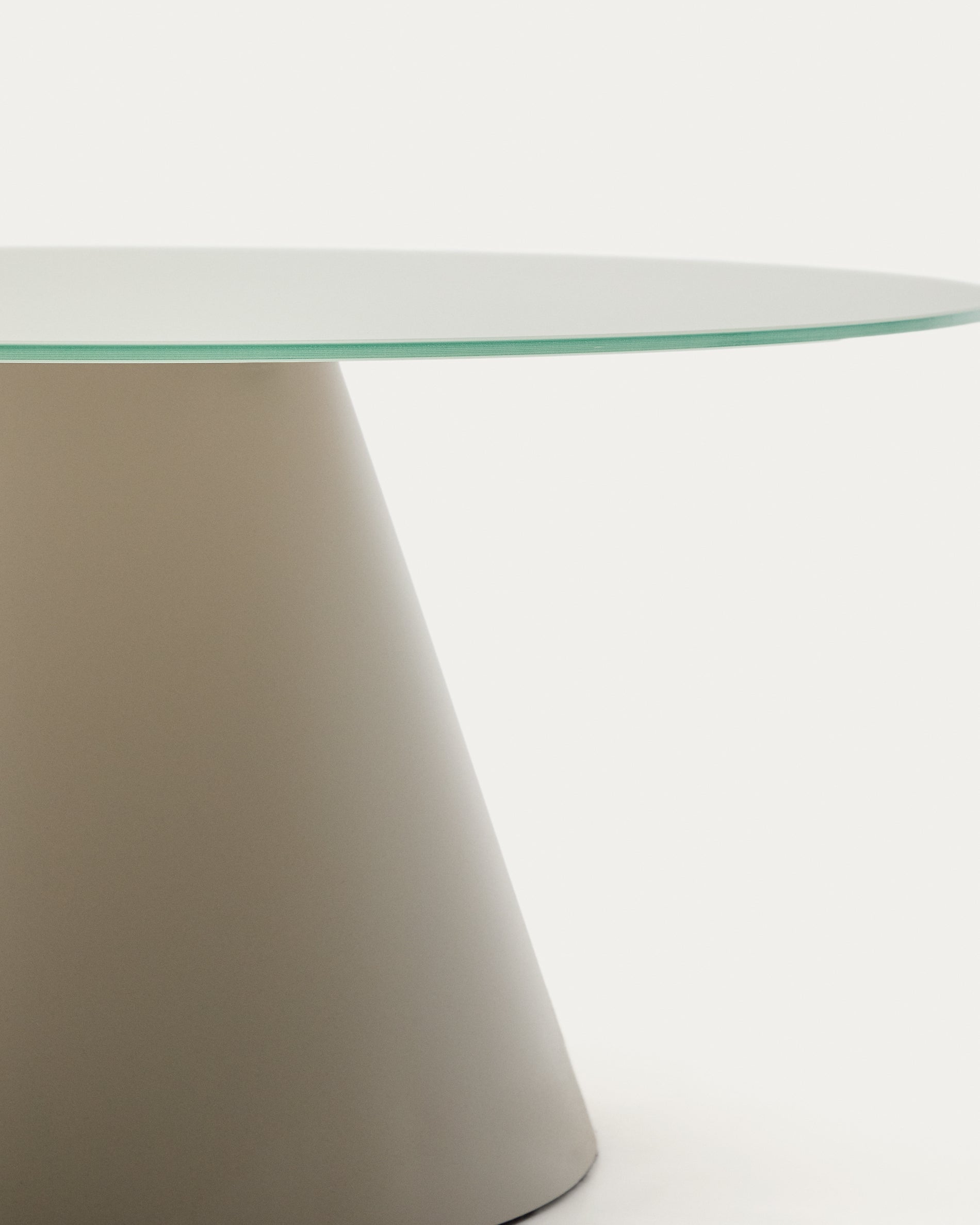 Wilshire tempered glass and metal coffee table with a matte grey finish, Ø 80 cm - Detail