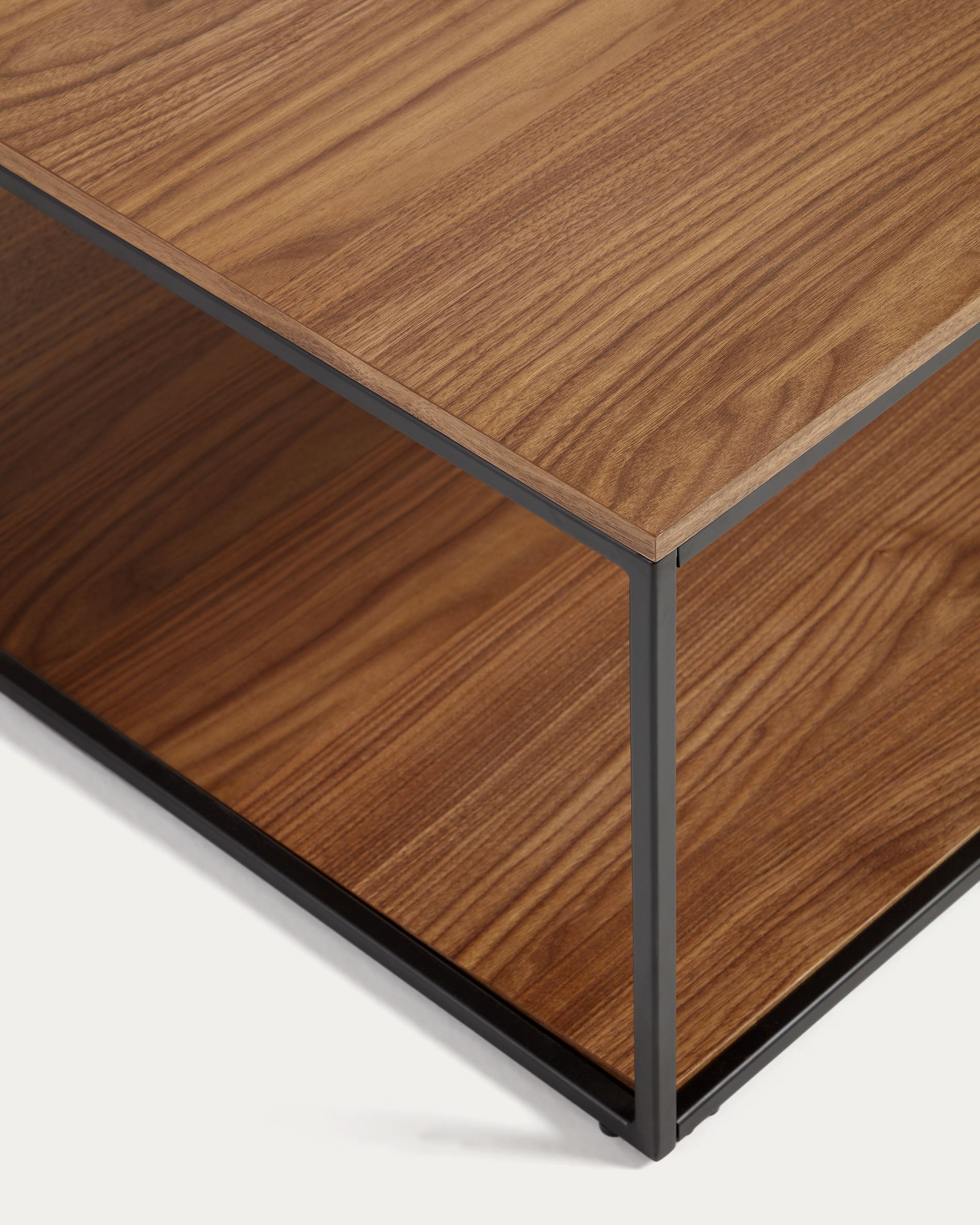 Yoana coffee table with walnut veneer and painted black metal structure, 80 x 80 cm - Detail