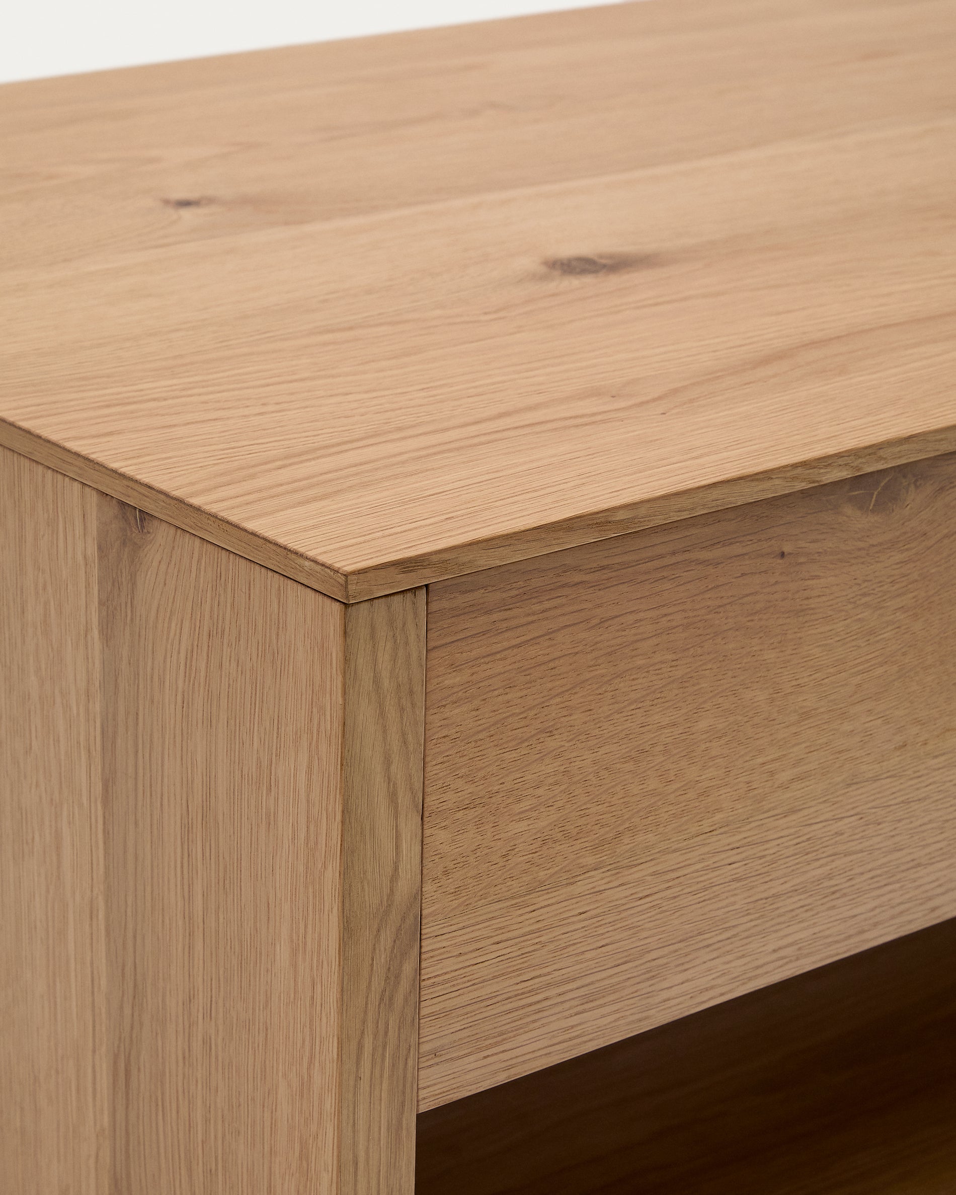 Alguema raisable coffee table in oak veneer with natural finish 120 x 60 cm - Detail
