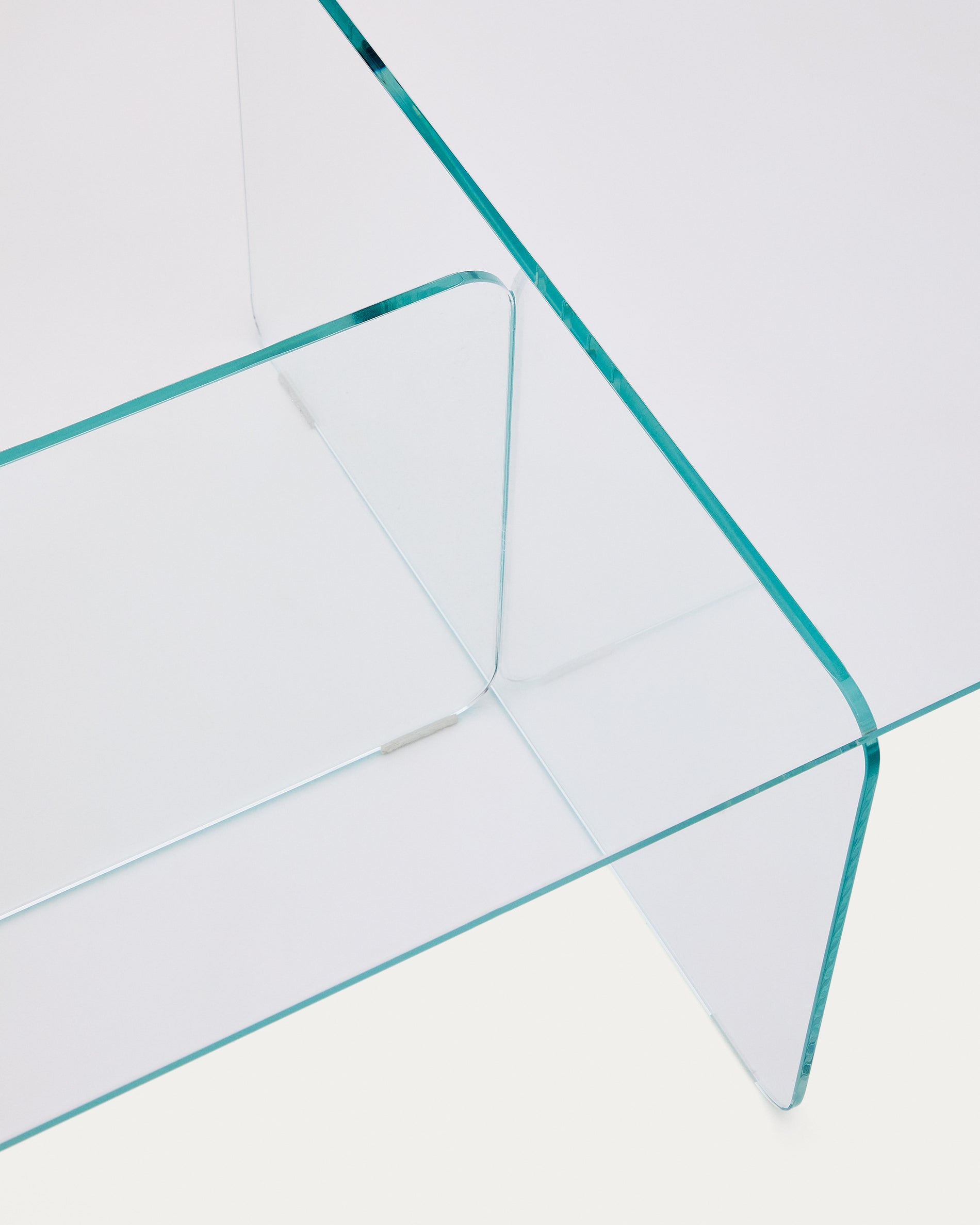 Zaren transparent tempered-glass coffee table, 120 x 60 cm - Detail
