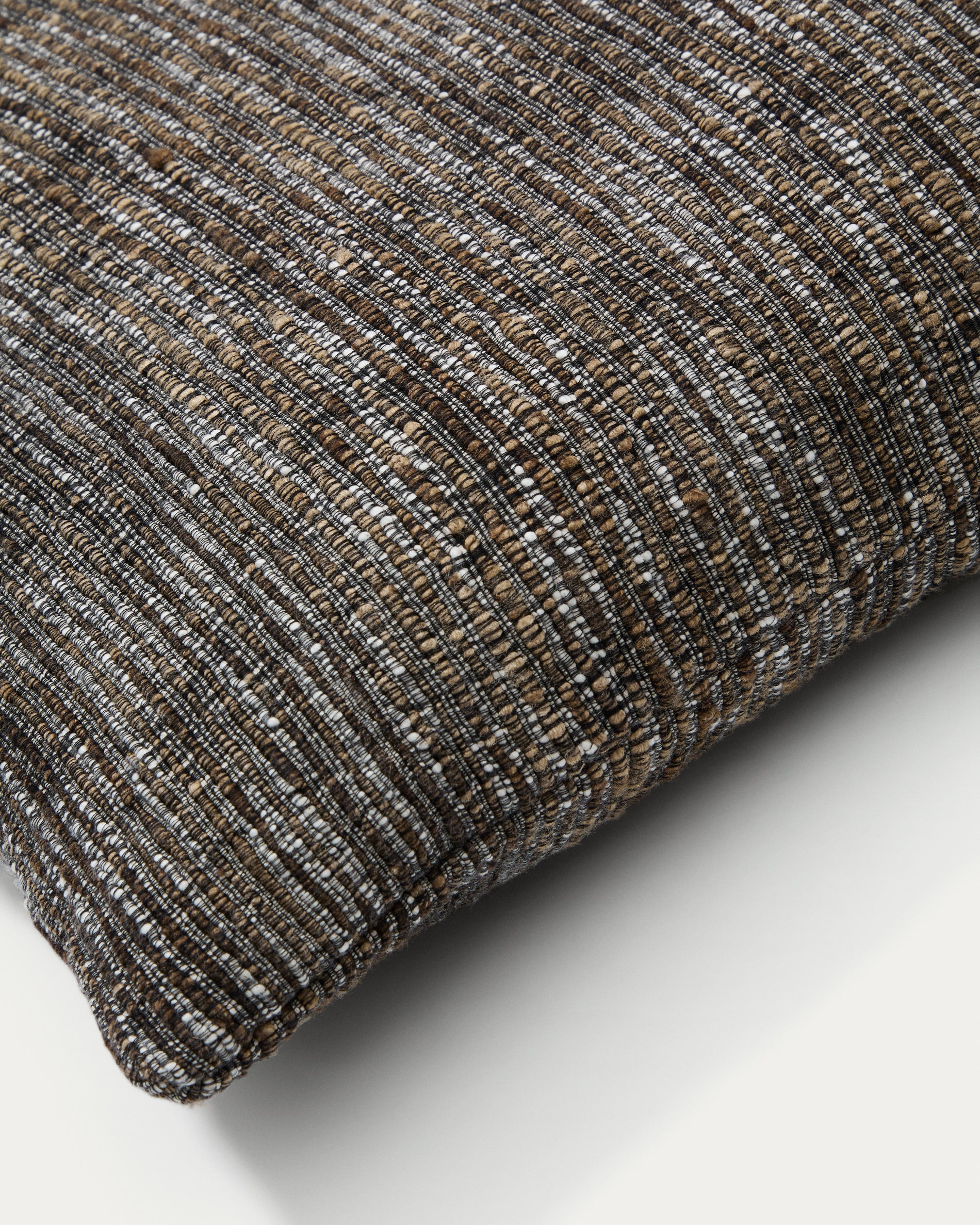 Gulbe cushion cover in multi-coloured silk and cotton, 45 x 45 cm - Detail