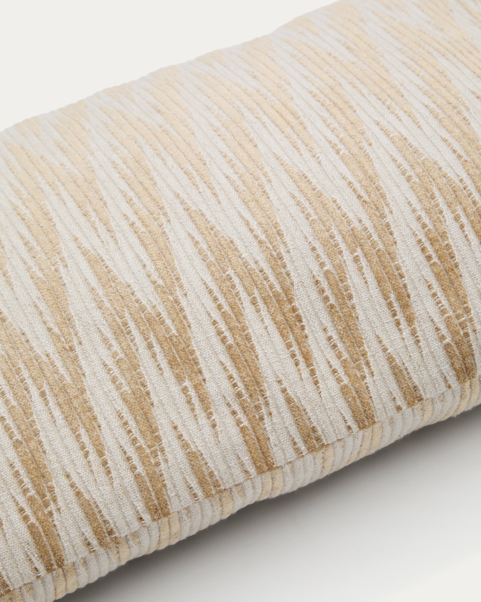 Sigato beige and ecru viscose and cotton, 50 x 30 cm - Detail