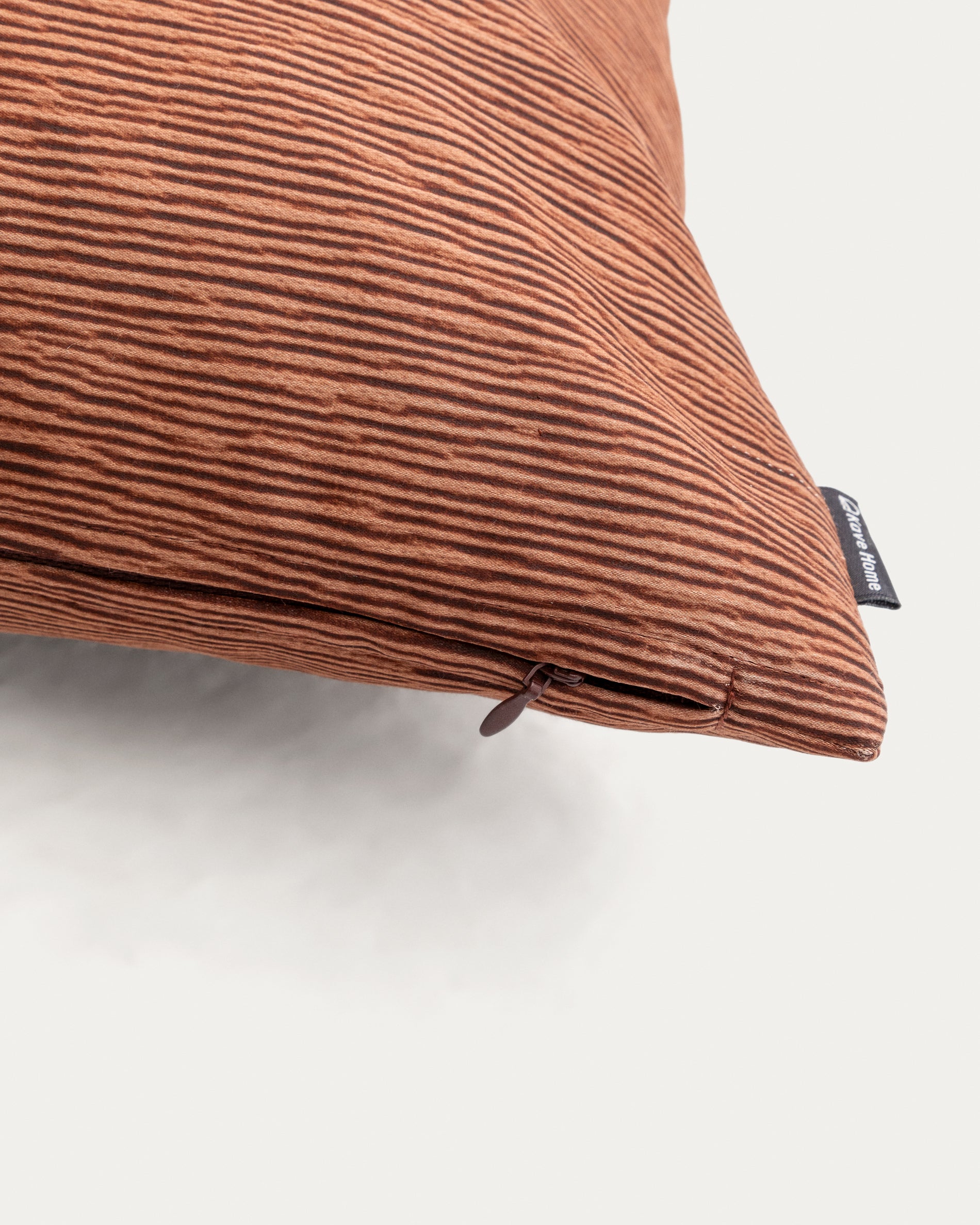 Mirca brown textured cushion cover, 45 x 45 cm - Detail