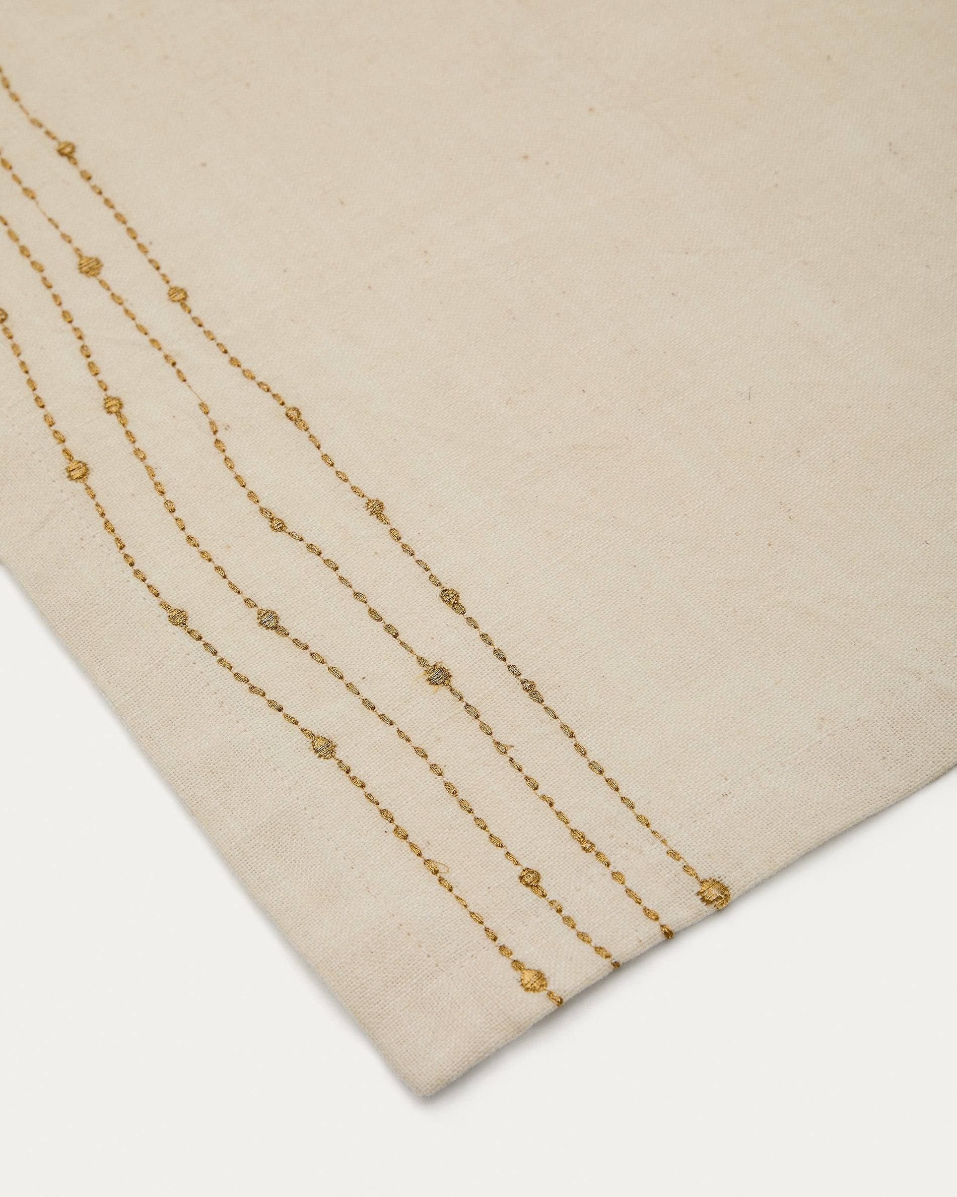 Flia set of 2 white linen and cotton table mats with gold-coloured lurex embroidered detail - Detail
