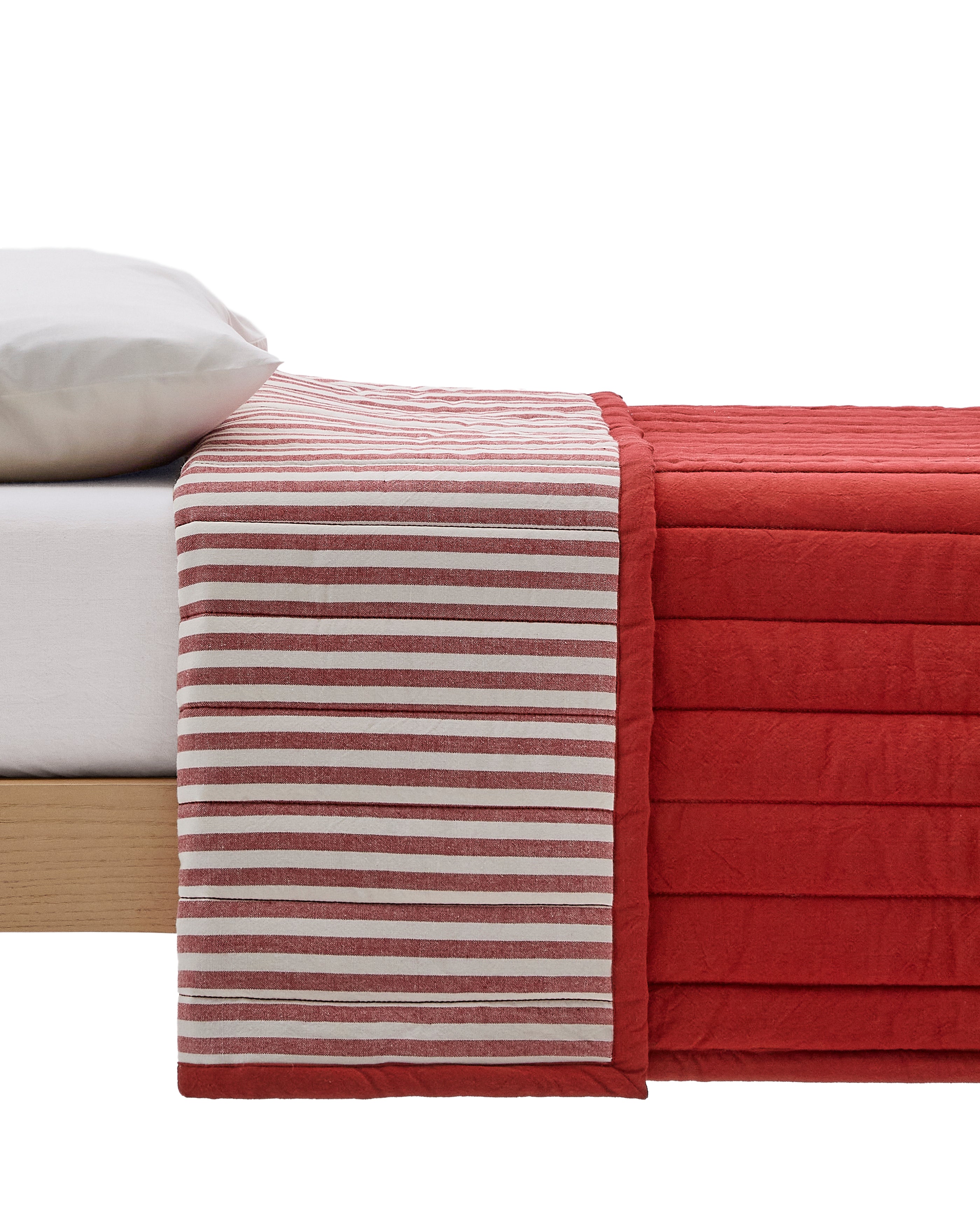 Sini red bedspread made of 100% organic cotton for 90 cm beds - Product Image