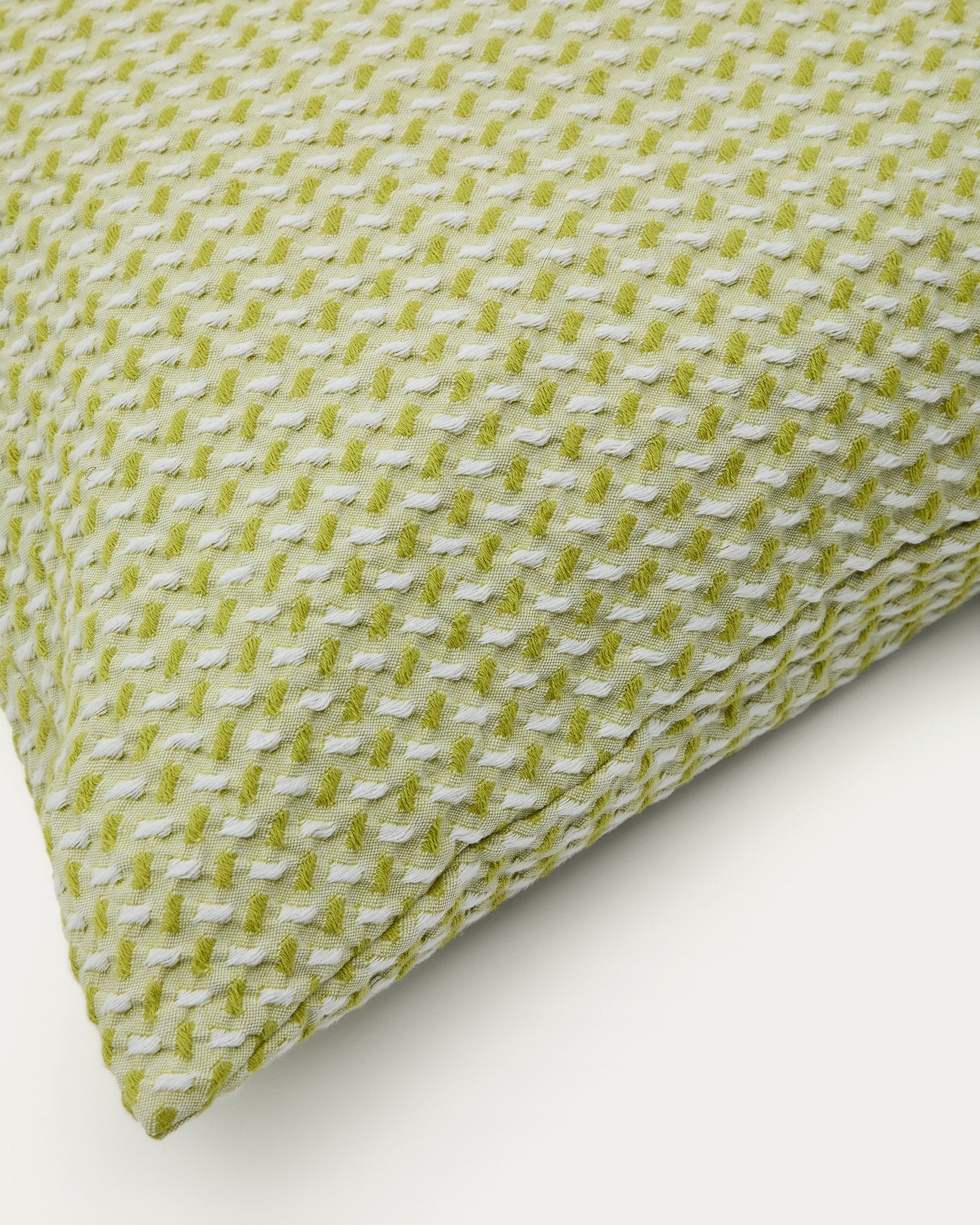Lunira cushion cover with green waffle structure fabric 50 x 50cm - Detail