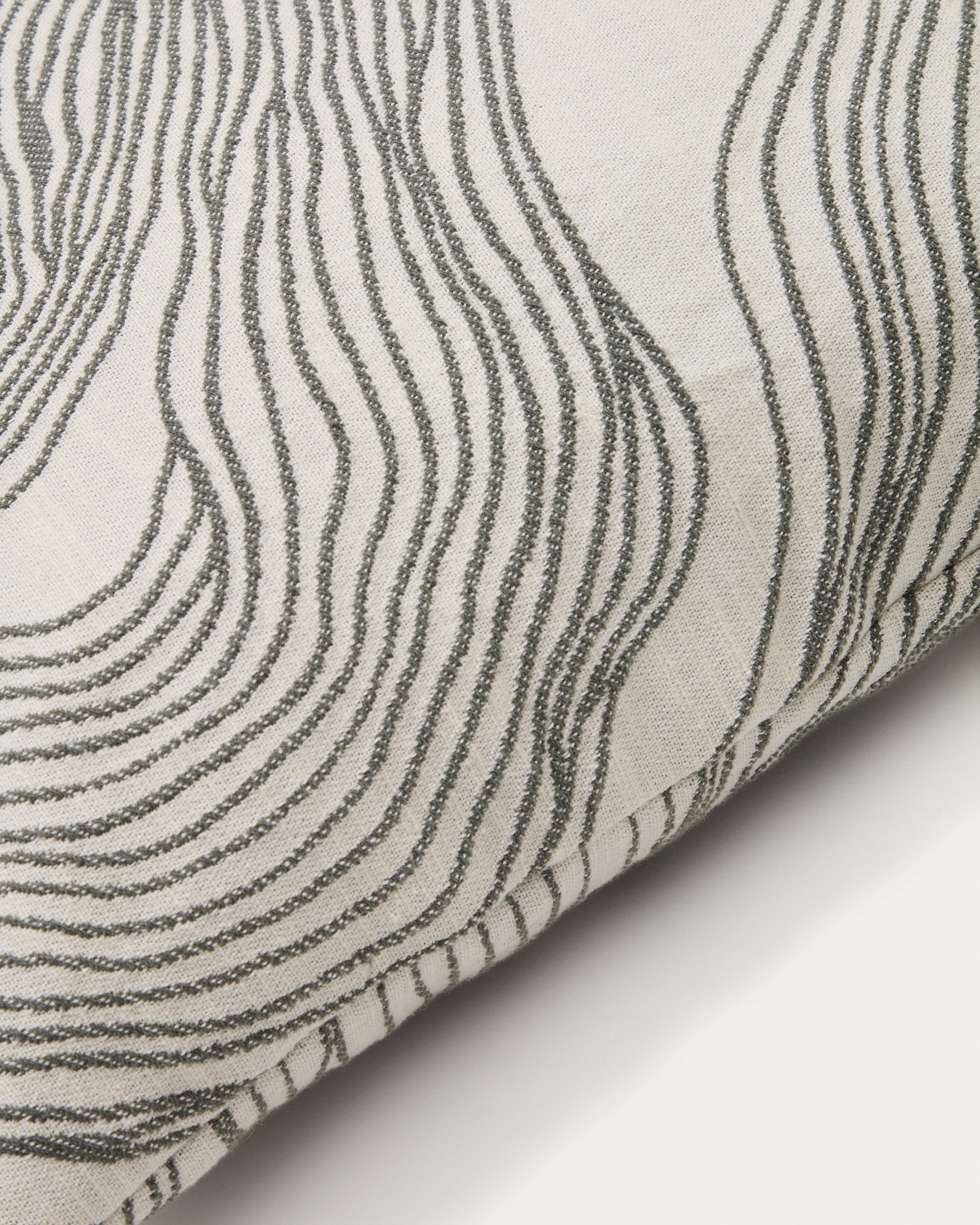 Ondara cushion cover with green graphic detail 50 x 50cm - Detail