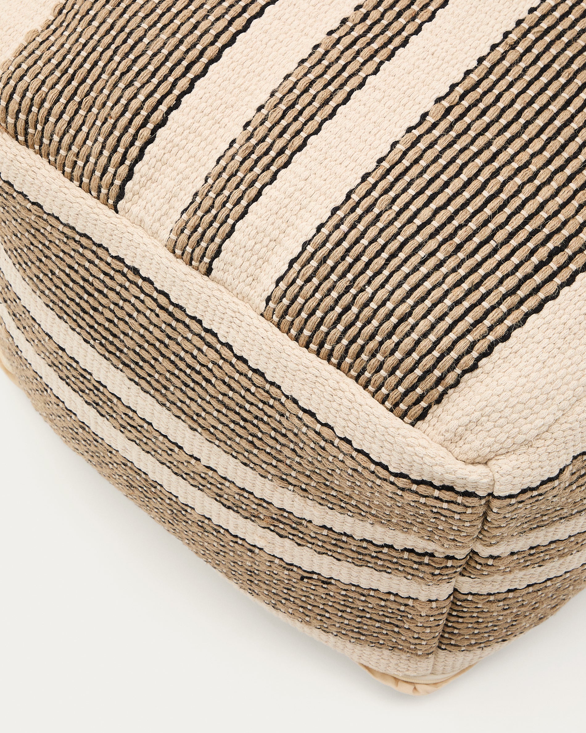 Aylin beige jute-embroidered cotton pouf 60 x 60 cm - Detail