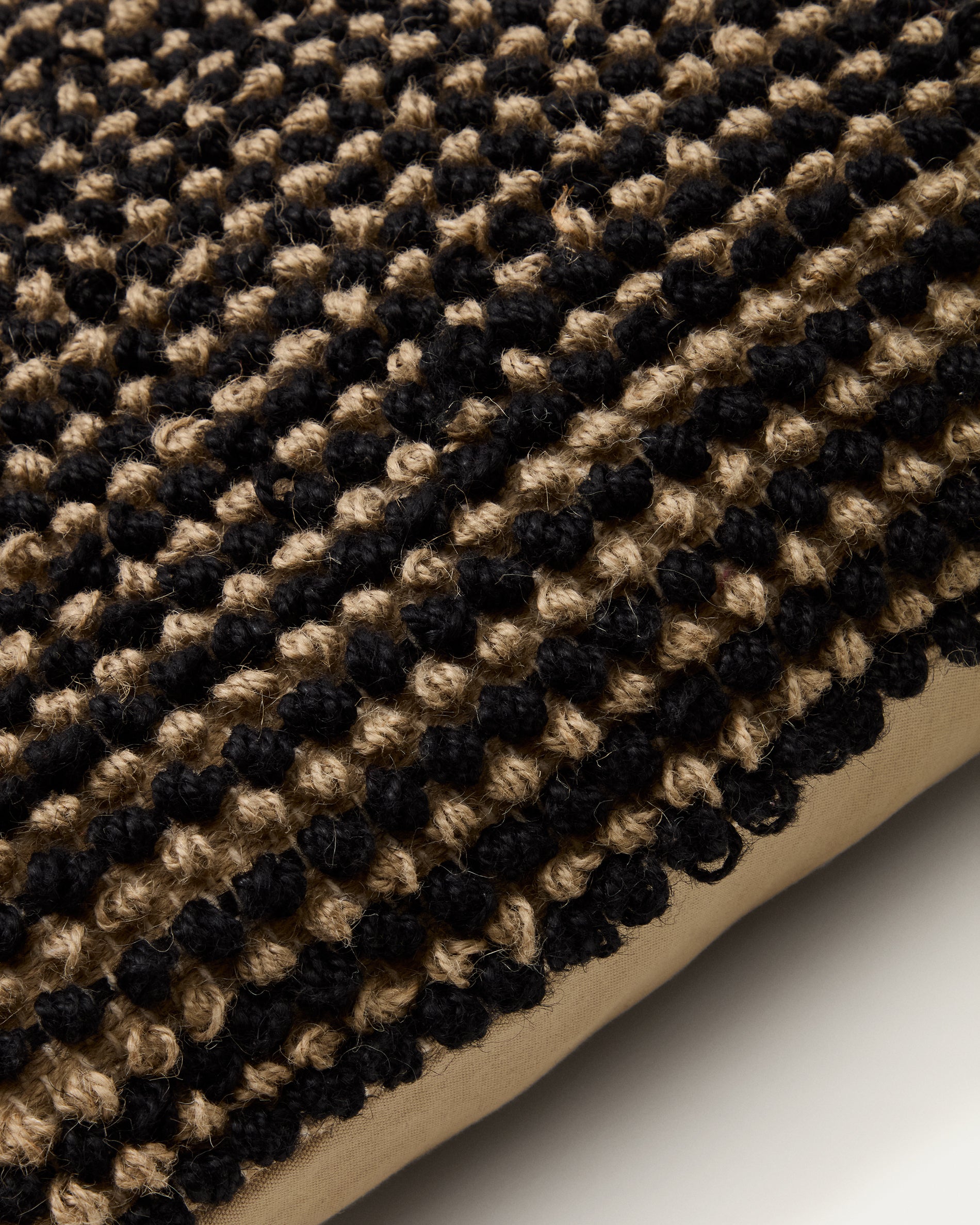 Sayen black jute cushion cover 50 x 50 cm - Detail