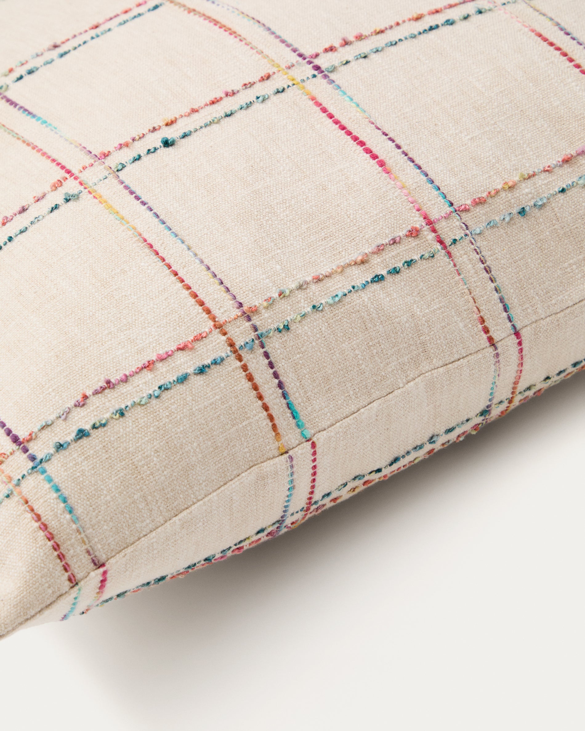 Nety beige cushion cover with multicoloured checked embroidery 45 x 45cm - Detail