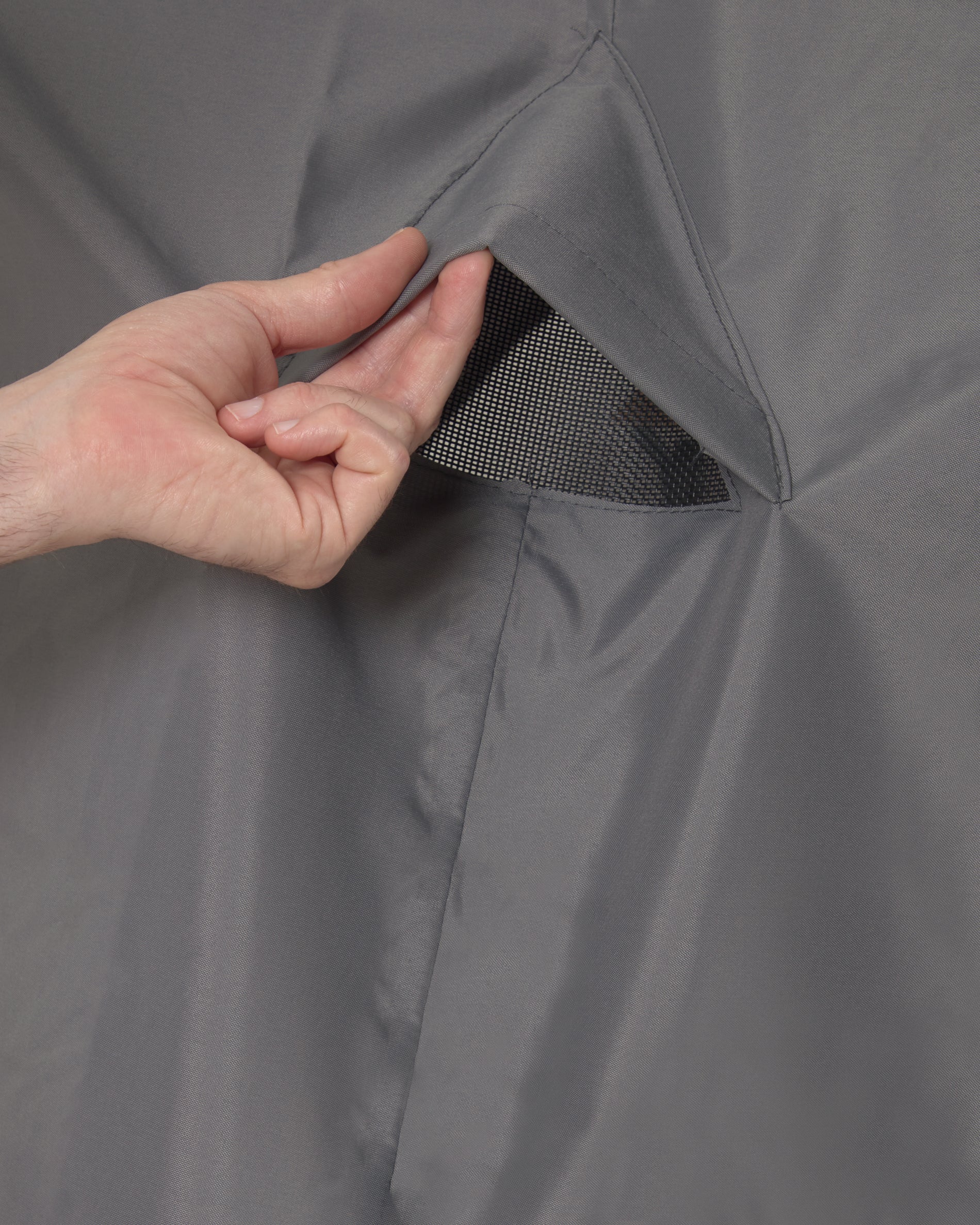 Iria protective cover for round outdoor table max. Ø 160 cm - Detail