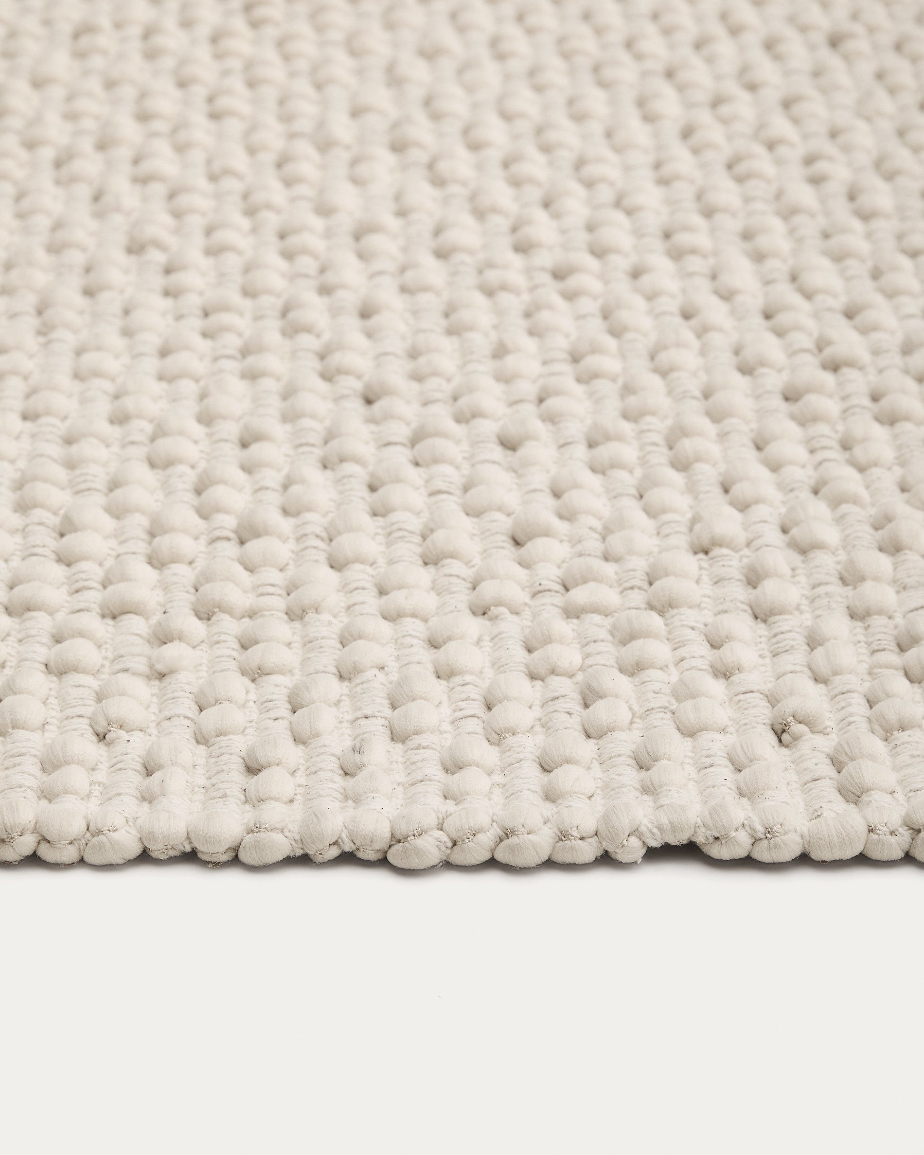Mascarell white cotton and polyester rug 160 x 230 cm - Detail