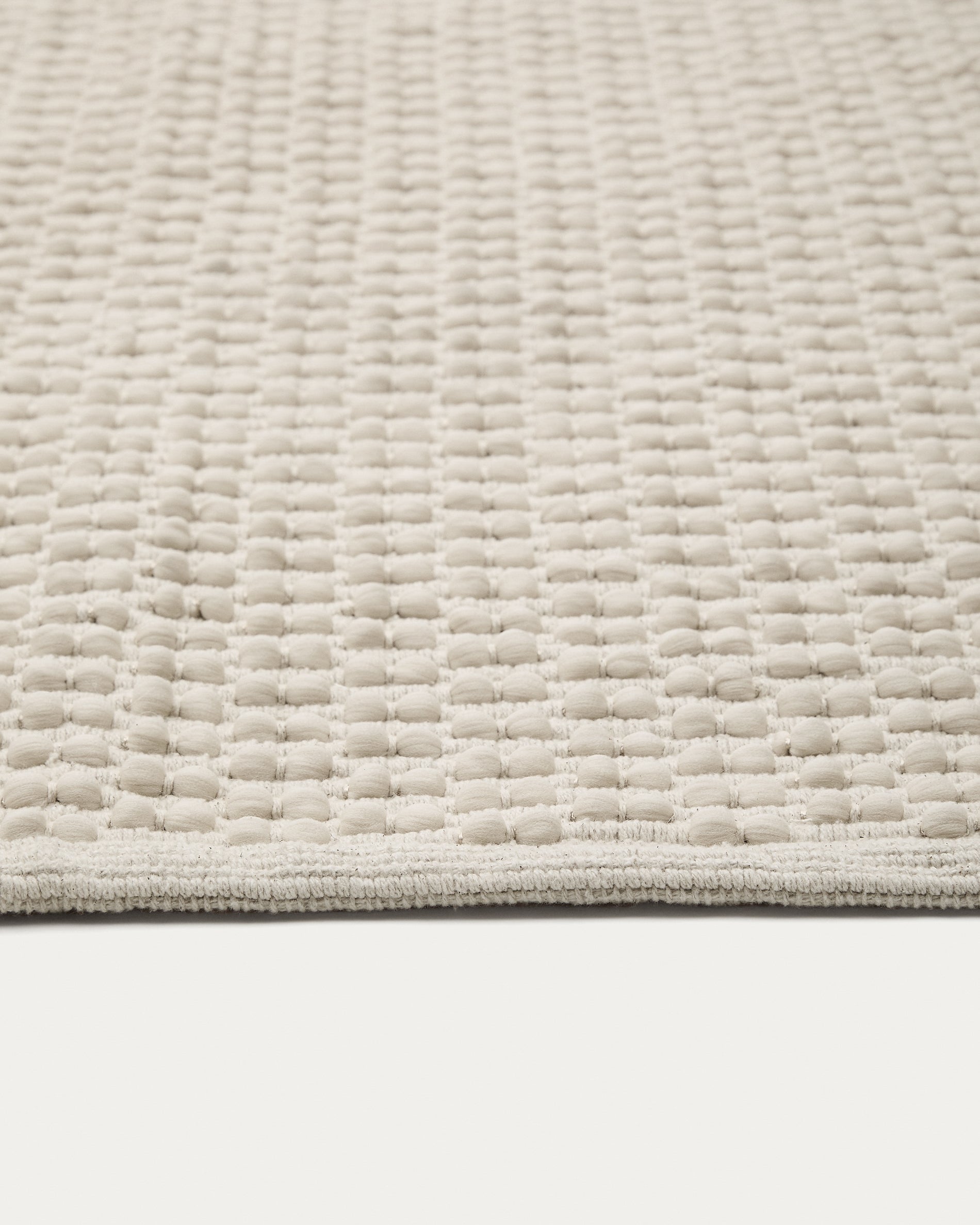 Mascarell white cotton and polyester rug 160 x 230 cm - Detail