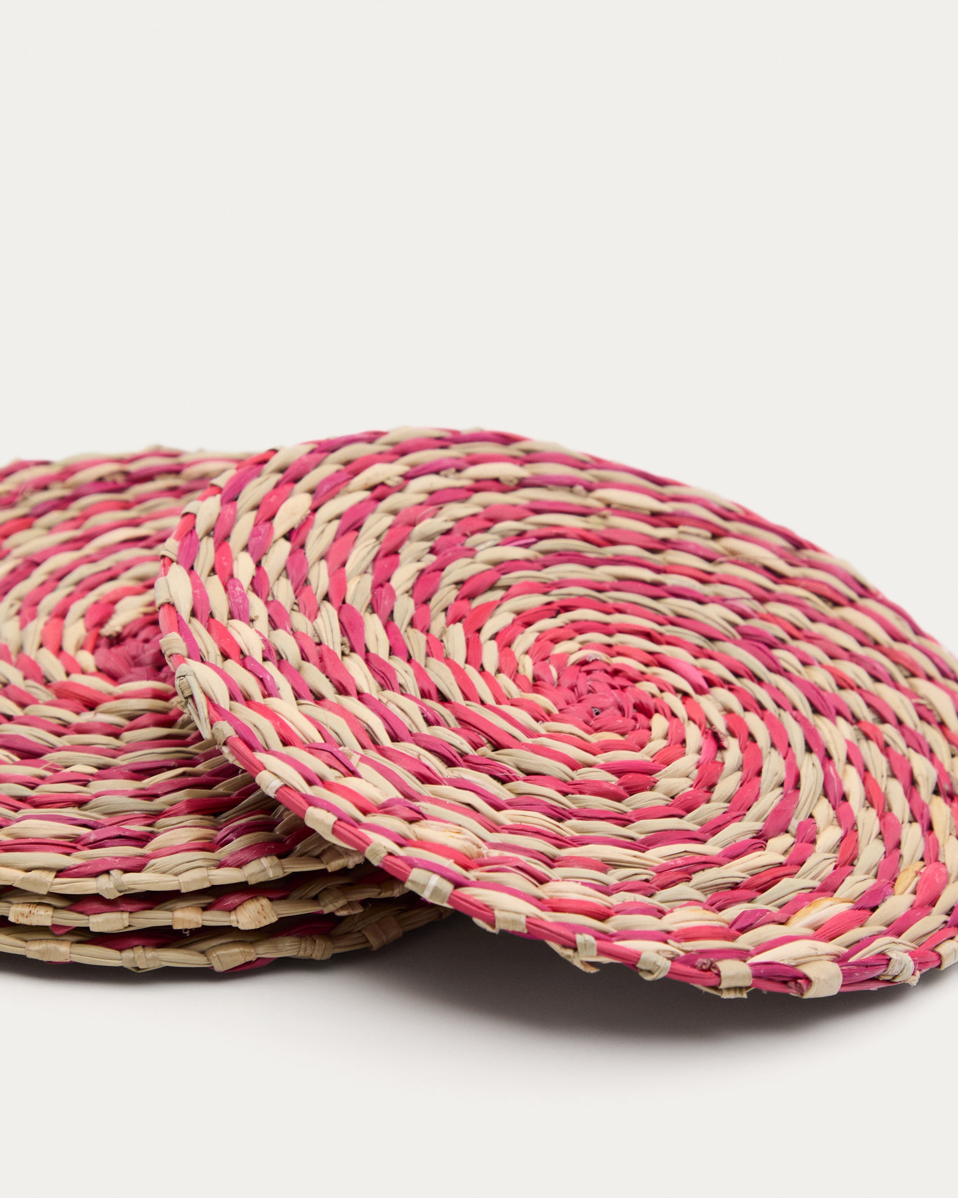 Rivela set of 4 red seagrass coasters - Detail