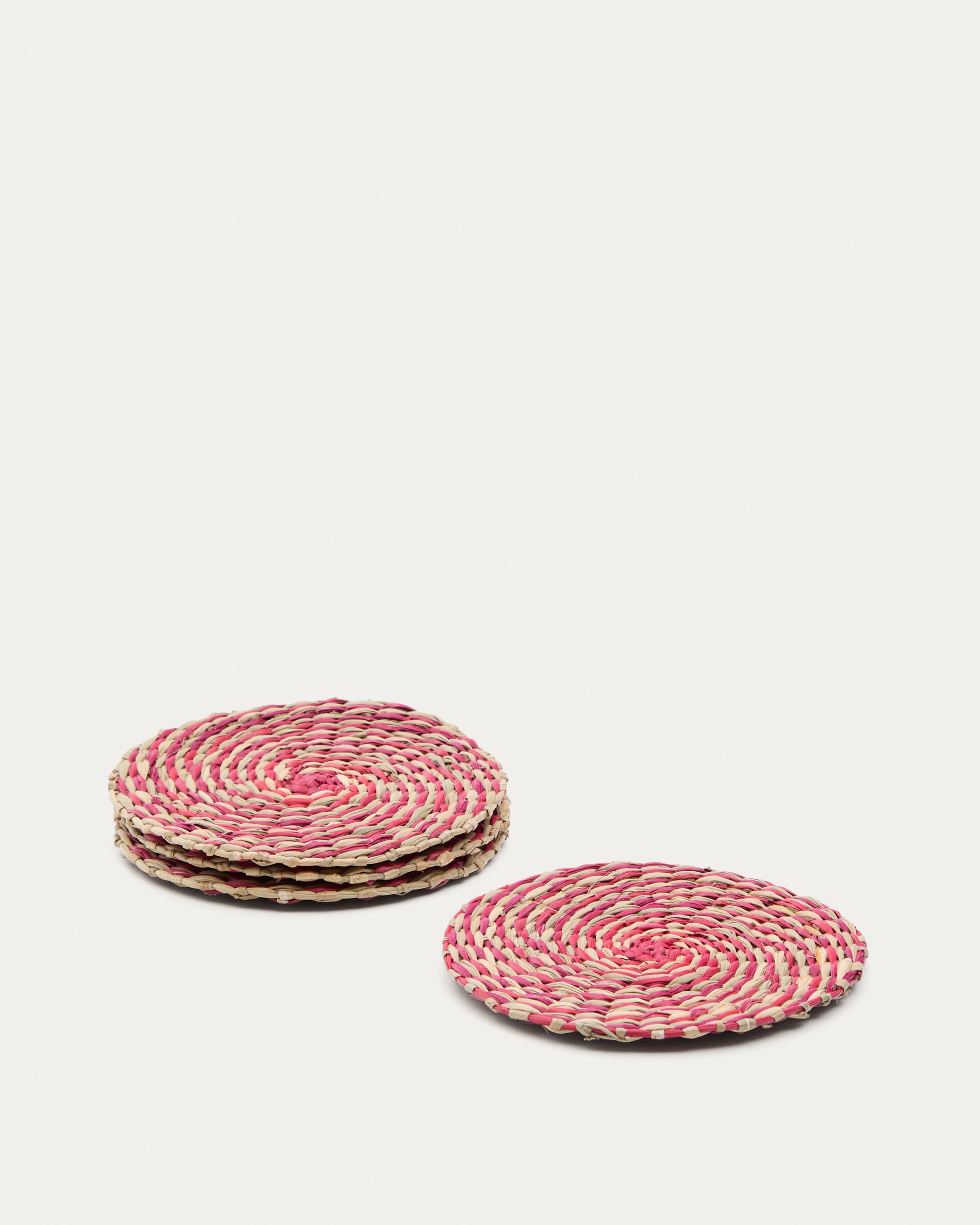 Rivela set of 4 red seagrass coasters - Product View