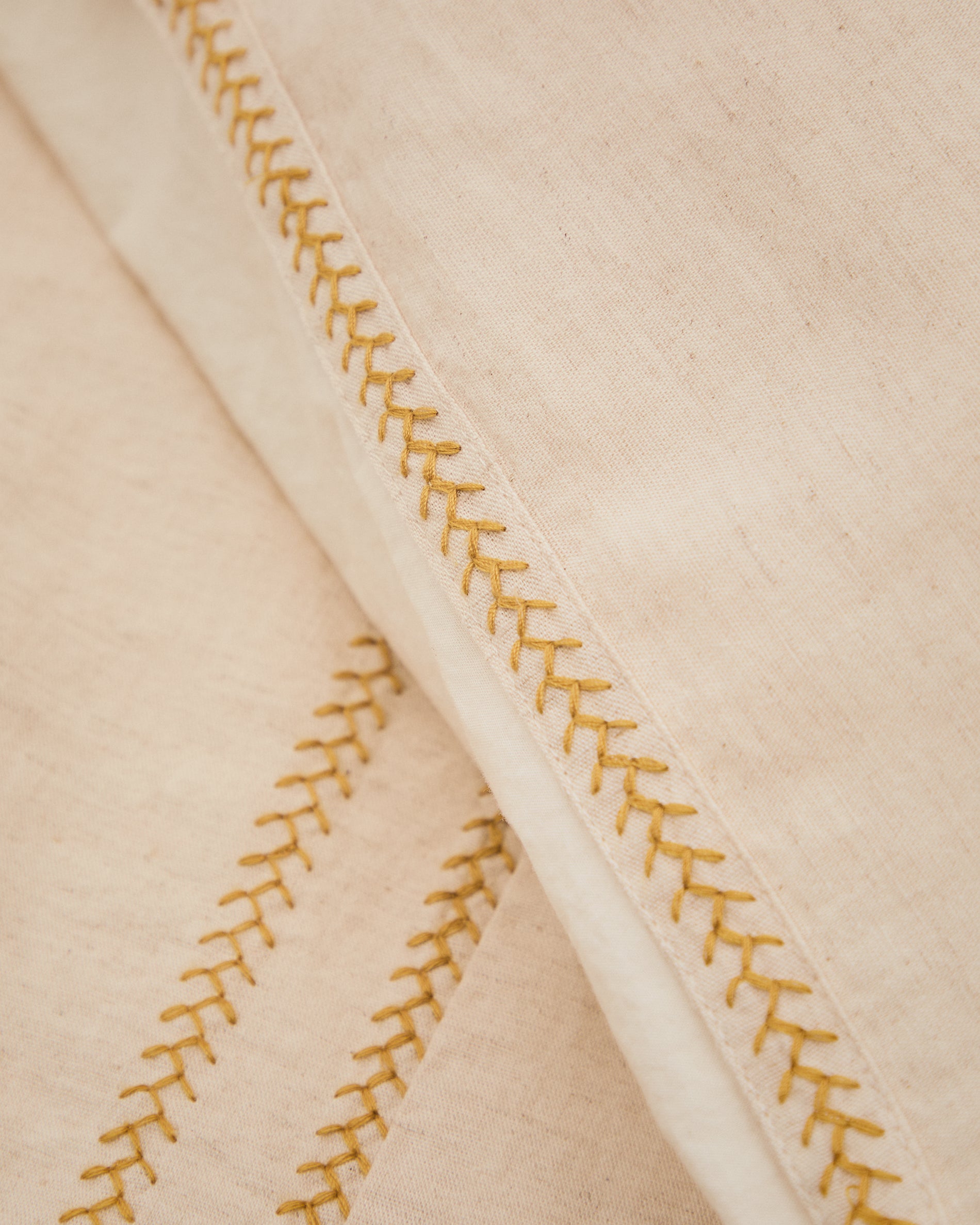 Linara Set of Duvet Cover and Pillowcases in Beige Cotton and Linen for 180cm Bed - Detail