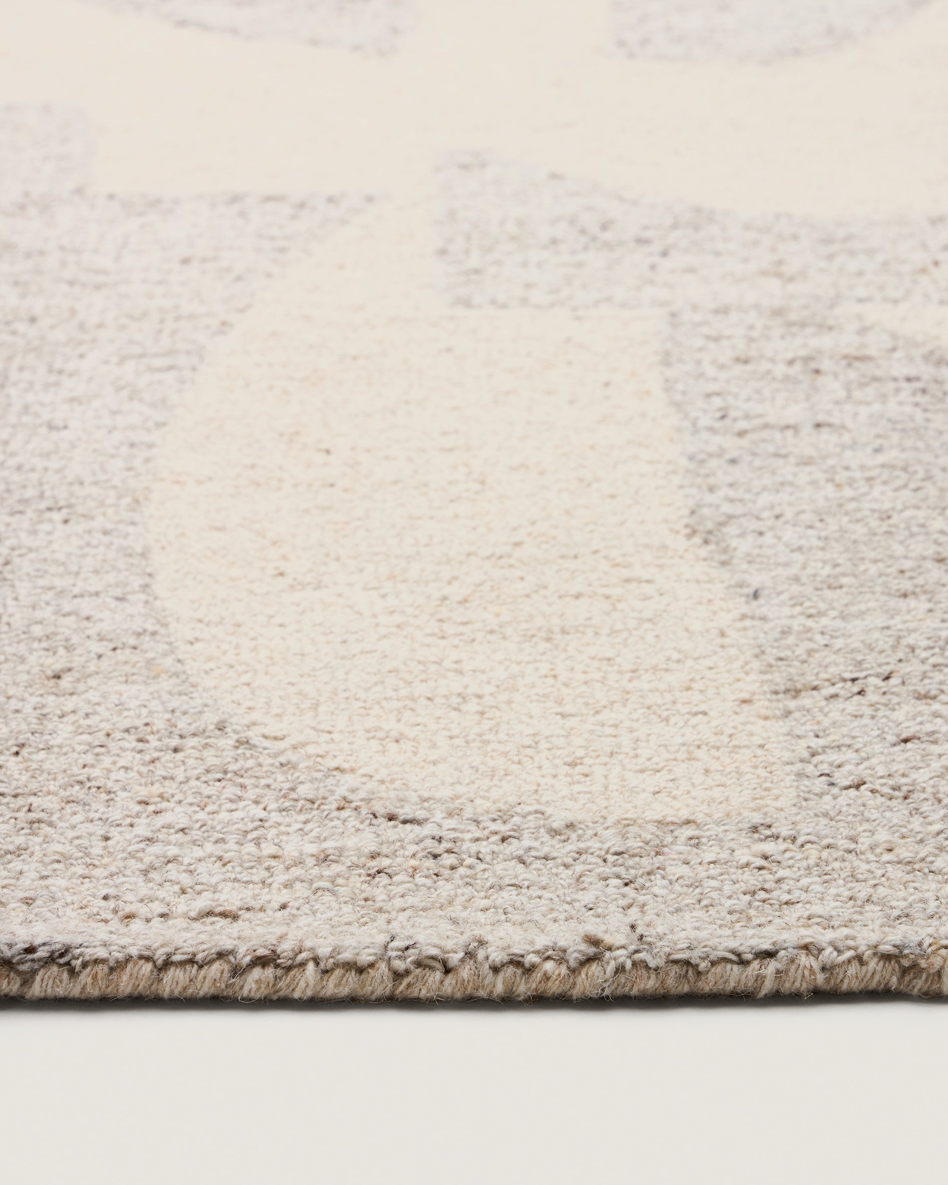 Norela grey jacquard wool blend rug 300 x 200cm - Detail