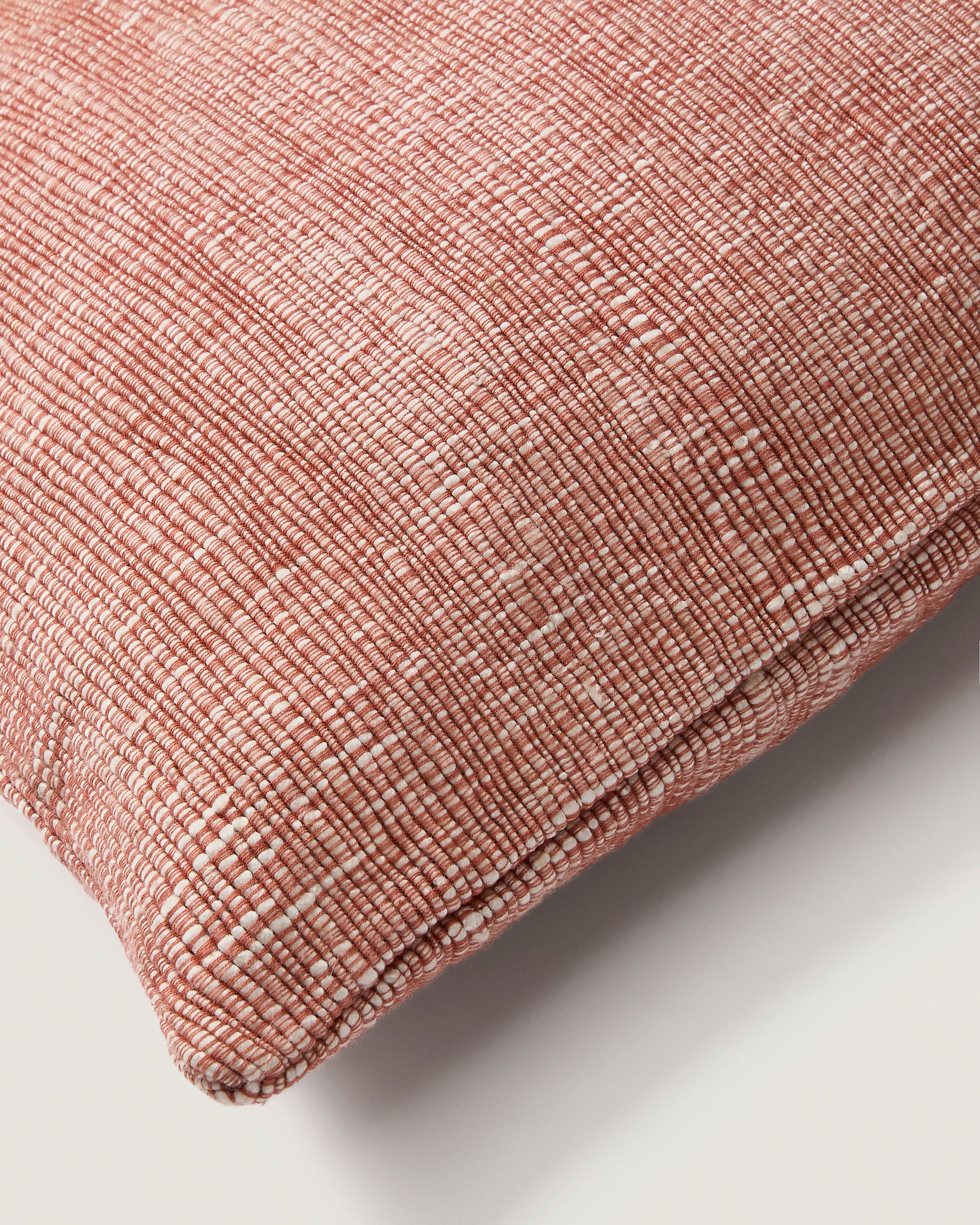 Machiel cushion cover in red viscose jacquard 50 x 50 cm - Detail