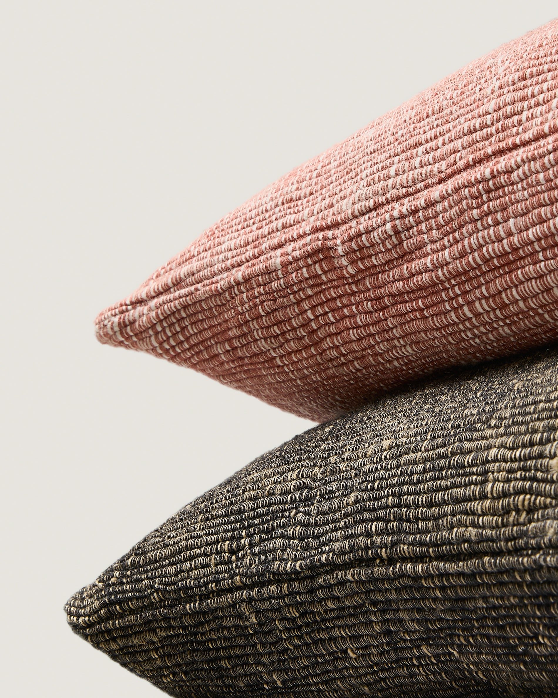 Machiel cushion cover in red viscose jacquard 50 x 50 cm - Detail