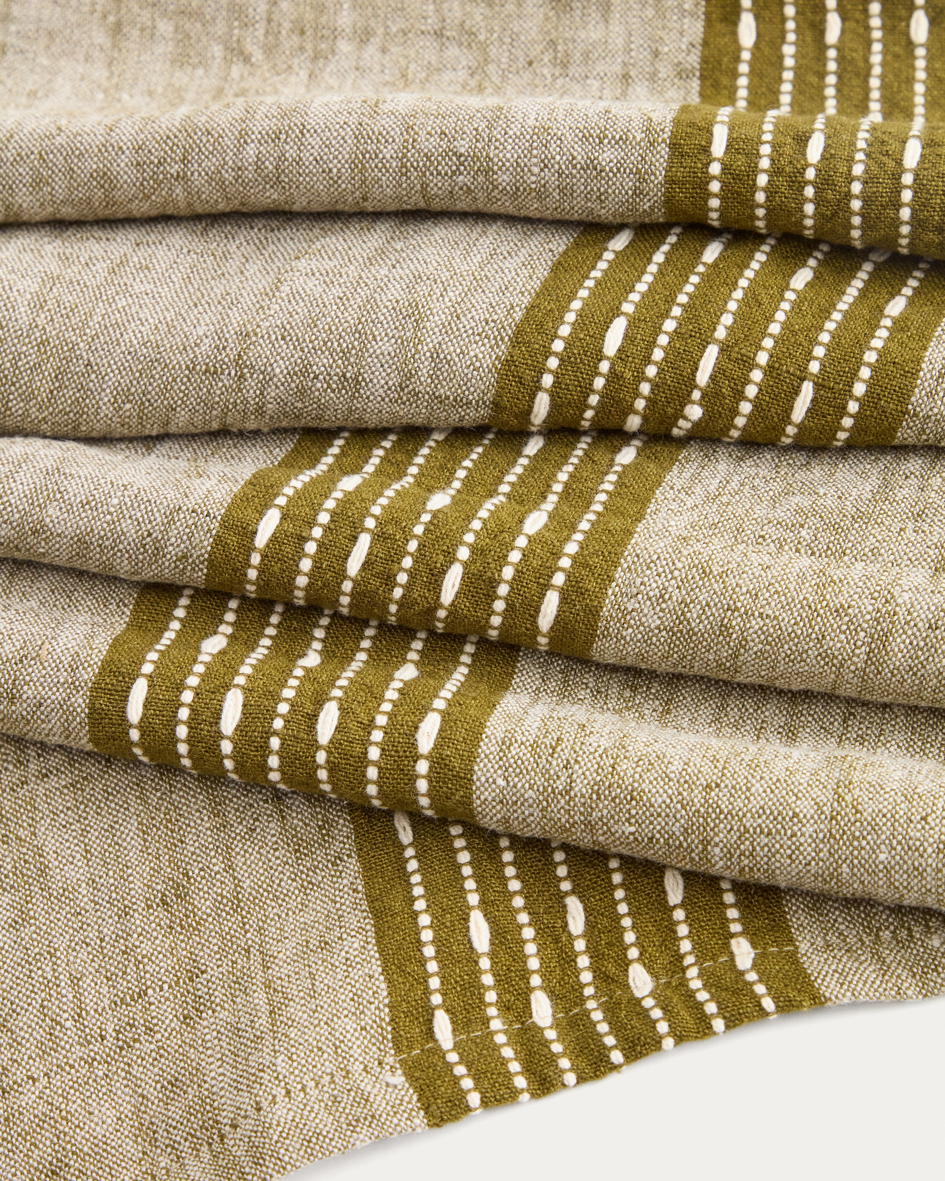 Calena linen jacquard table runner with green central stripe 50 x 150 cm - Detail