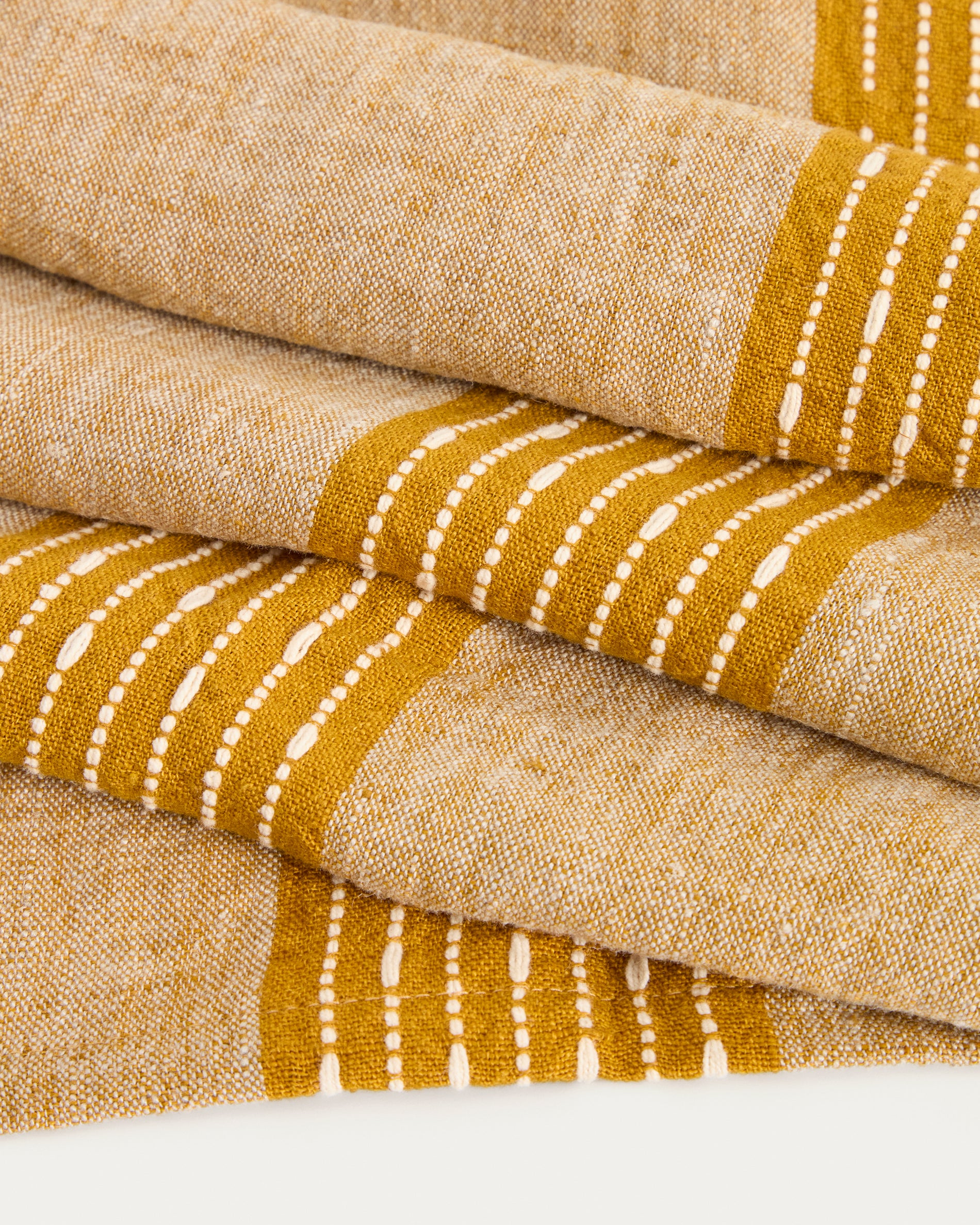 Calena linen jacquard table runner with mustard central stripe 50 x 150 cm - Detail