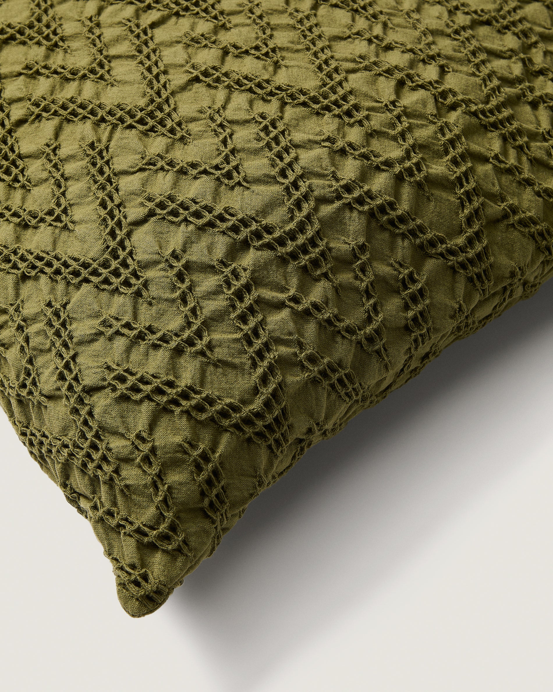 Evone cushion cover 100% cotton with waffle texture green 50 x 50 cm - Detail