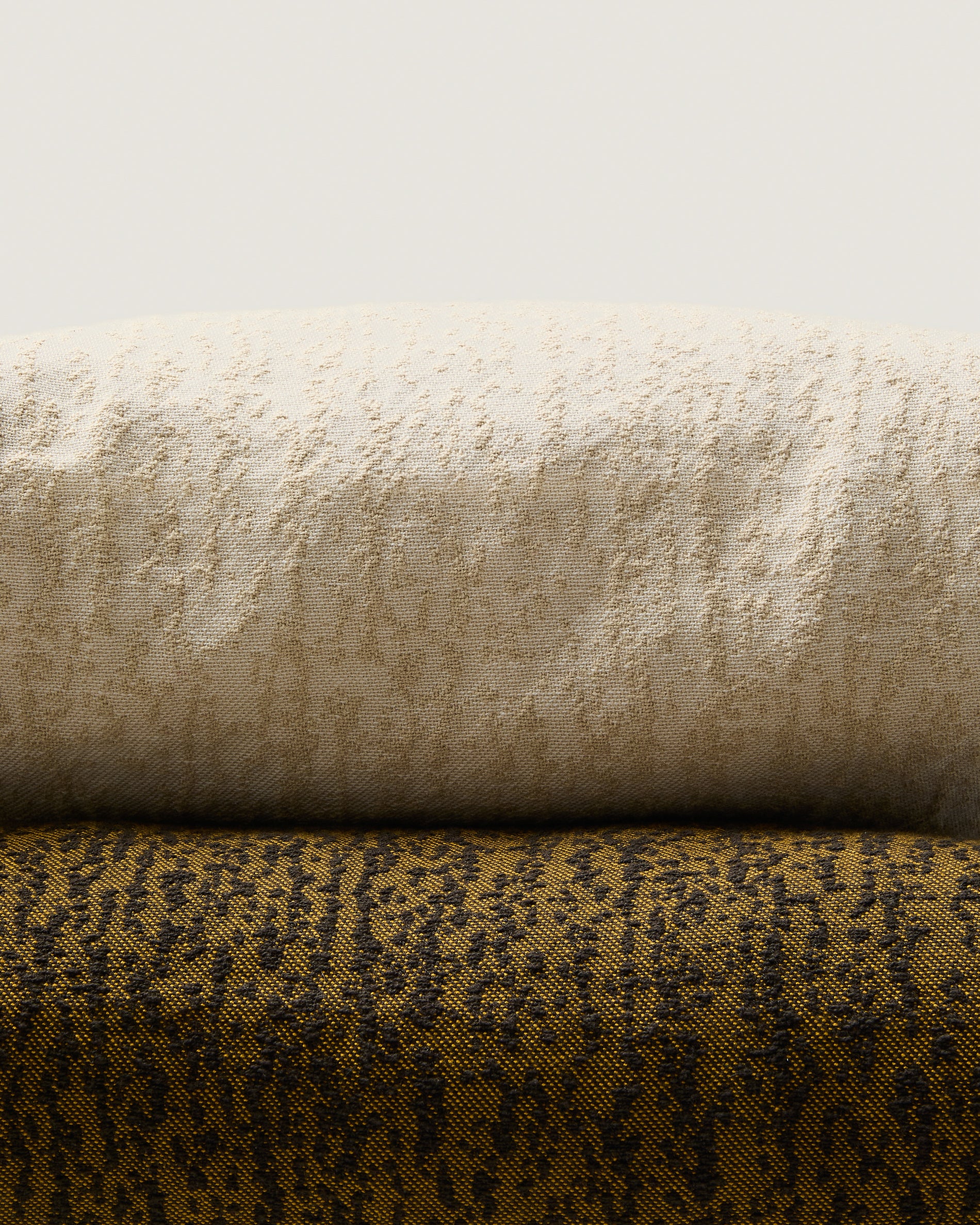 Melien cushion cover in natural dot jacquard 50 x 50 cm - Detail