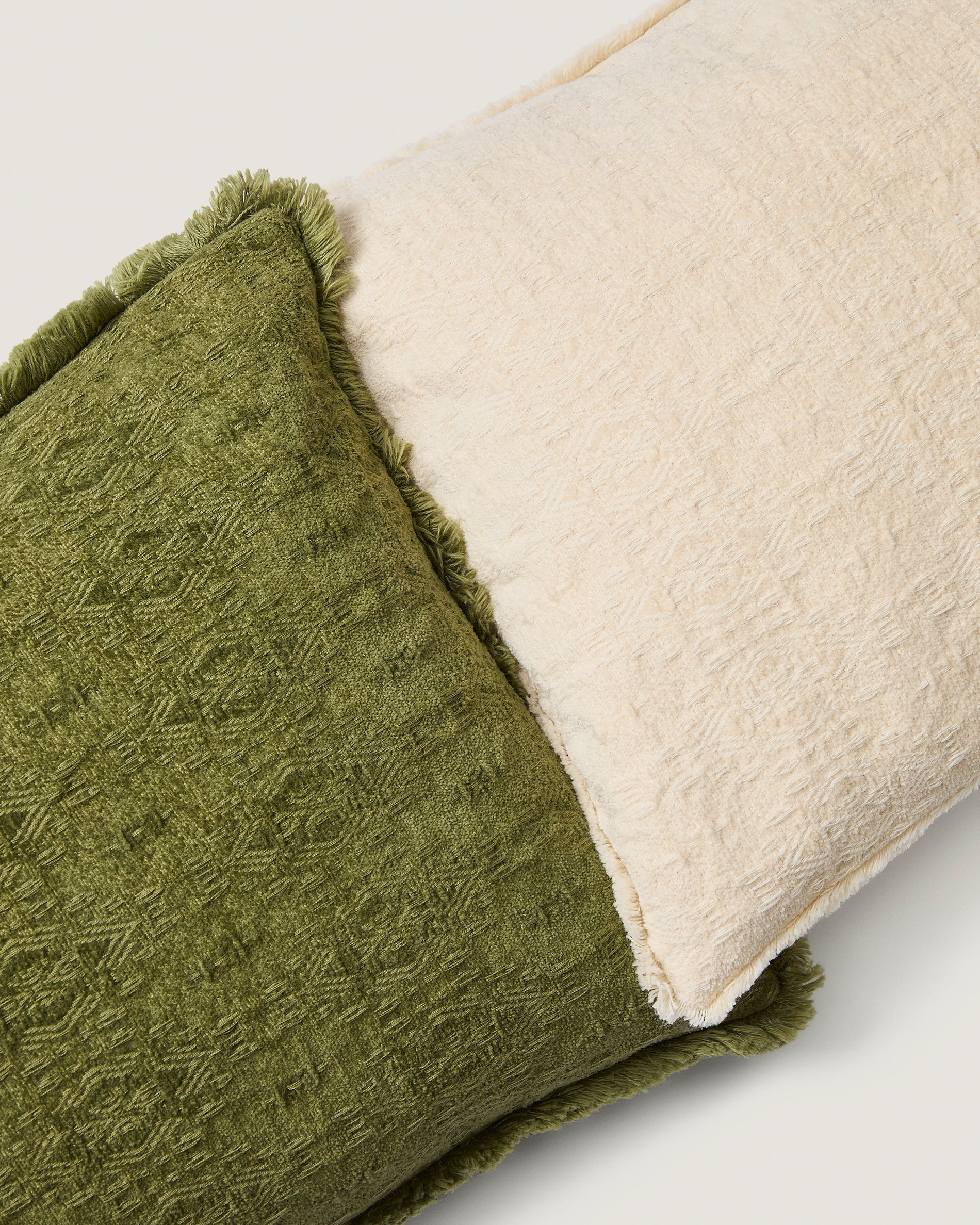 Narela cushion cover in natural jacquard cotton and viscose 50 x 30 cm - Detail