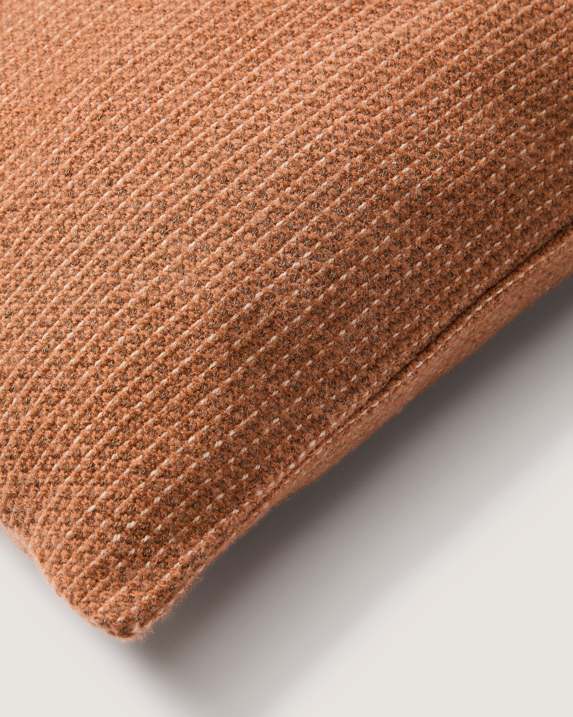 Elira wool and cotton cushion cover in orange 40 x 60 cm - Detail
