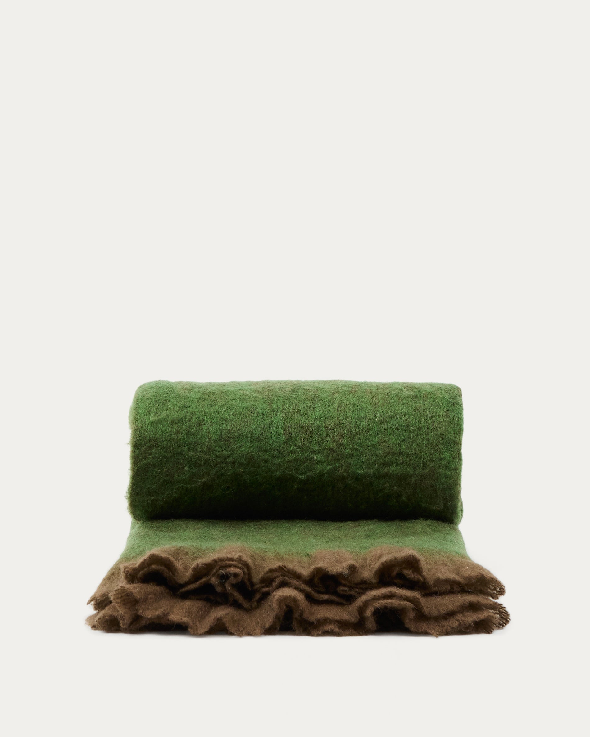Odelna wool and acrylic throw with ruffles in green 130 x 170 cm - Product View