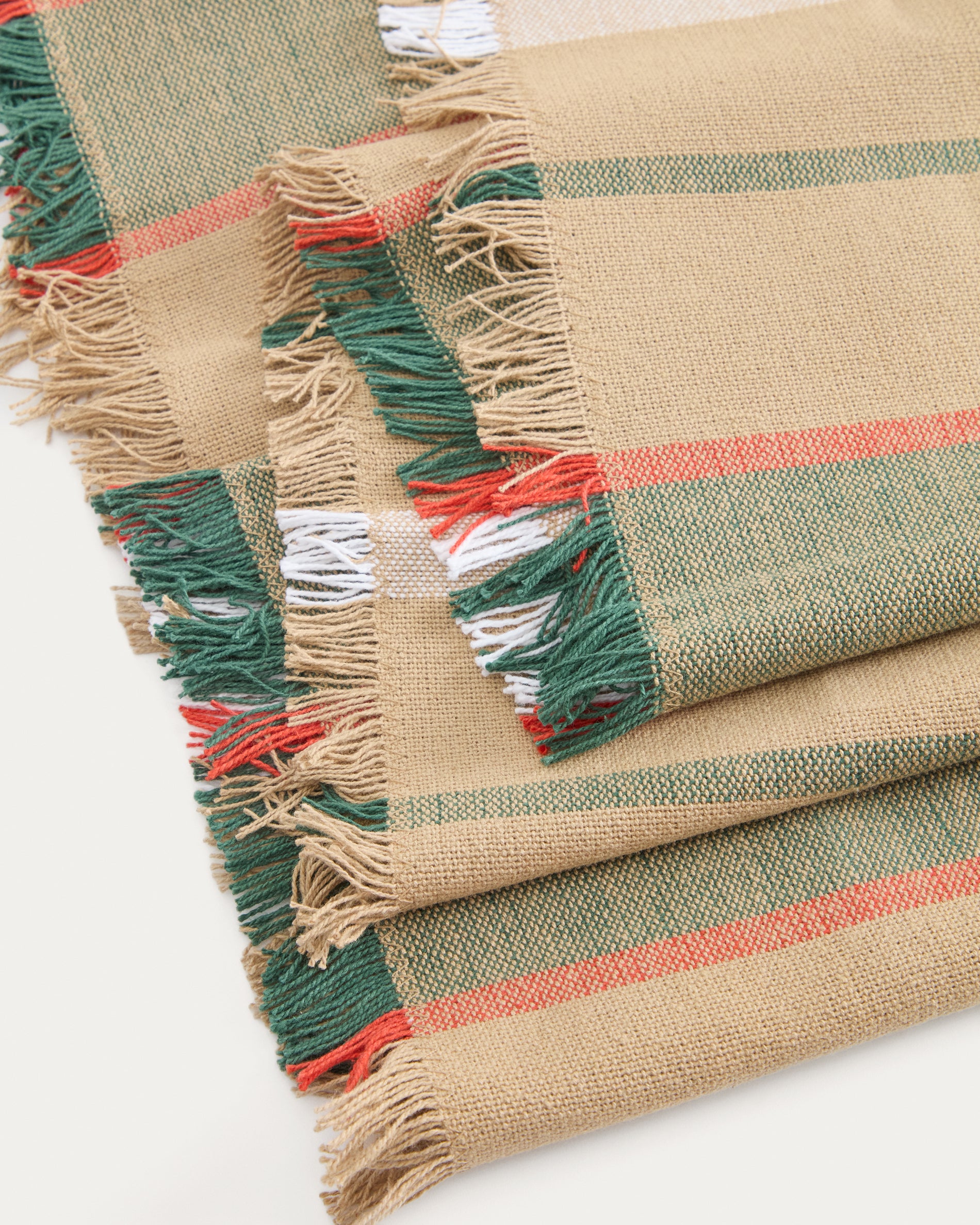 Davia 100% cotton table runner with green stripes and fringed detail 50 x 150cm - Detail