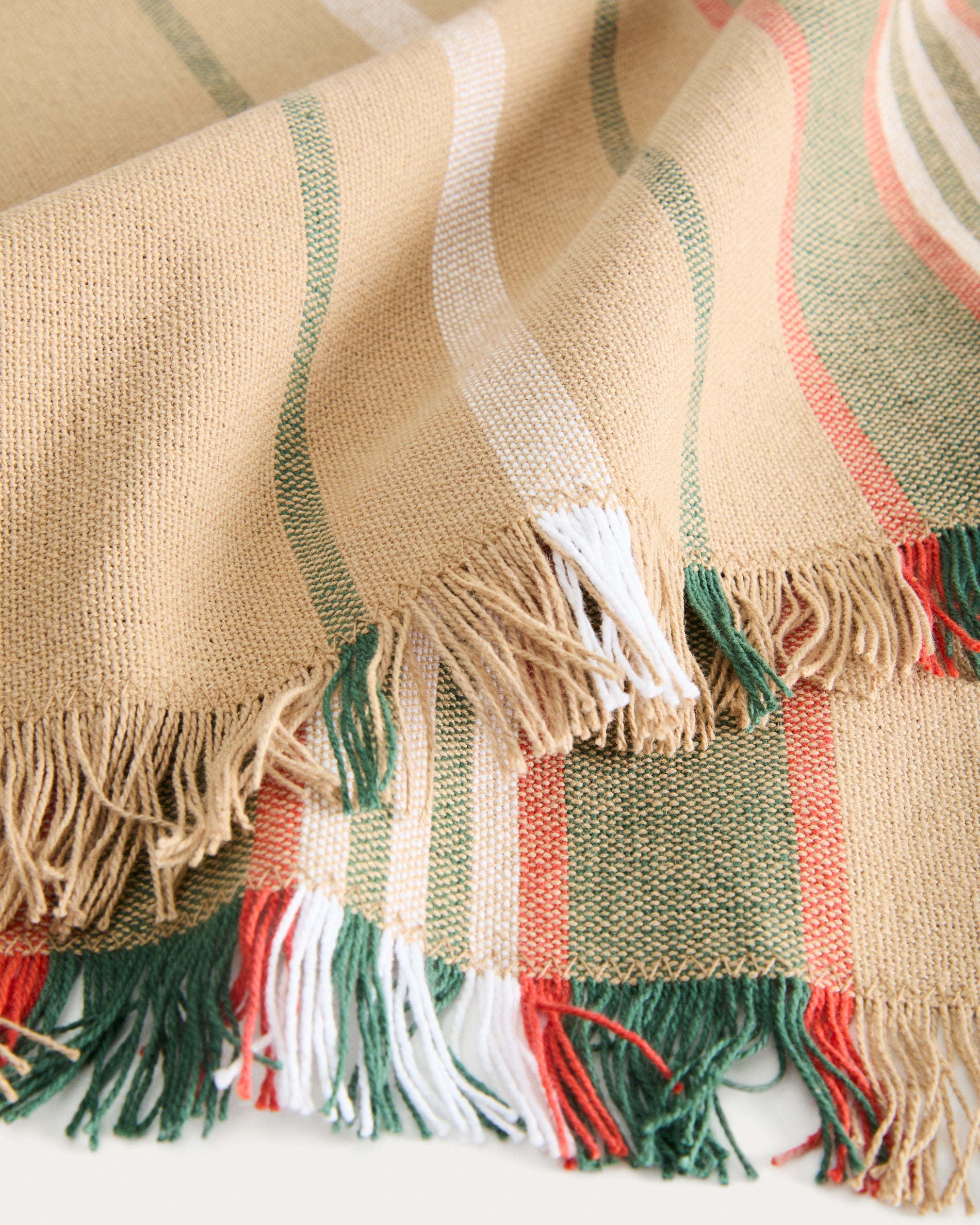 Davia set of 2 placemats in 100% cotton with green stripes and fringed detail 35 x 50cm - Detail