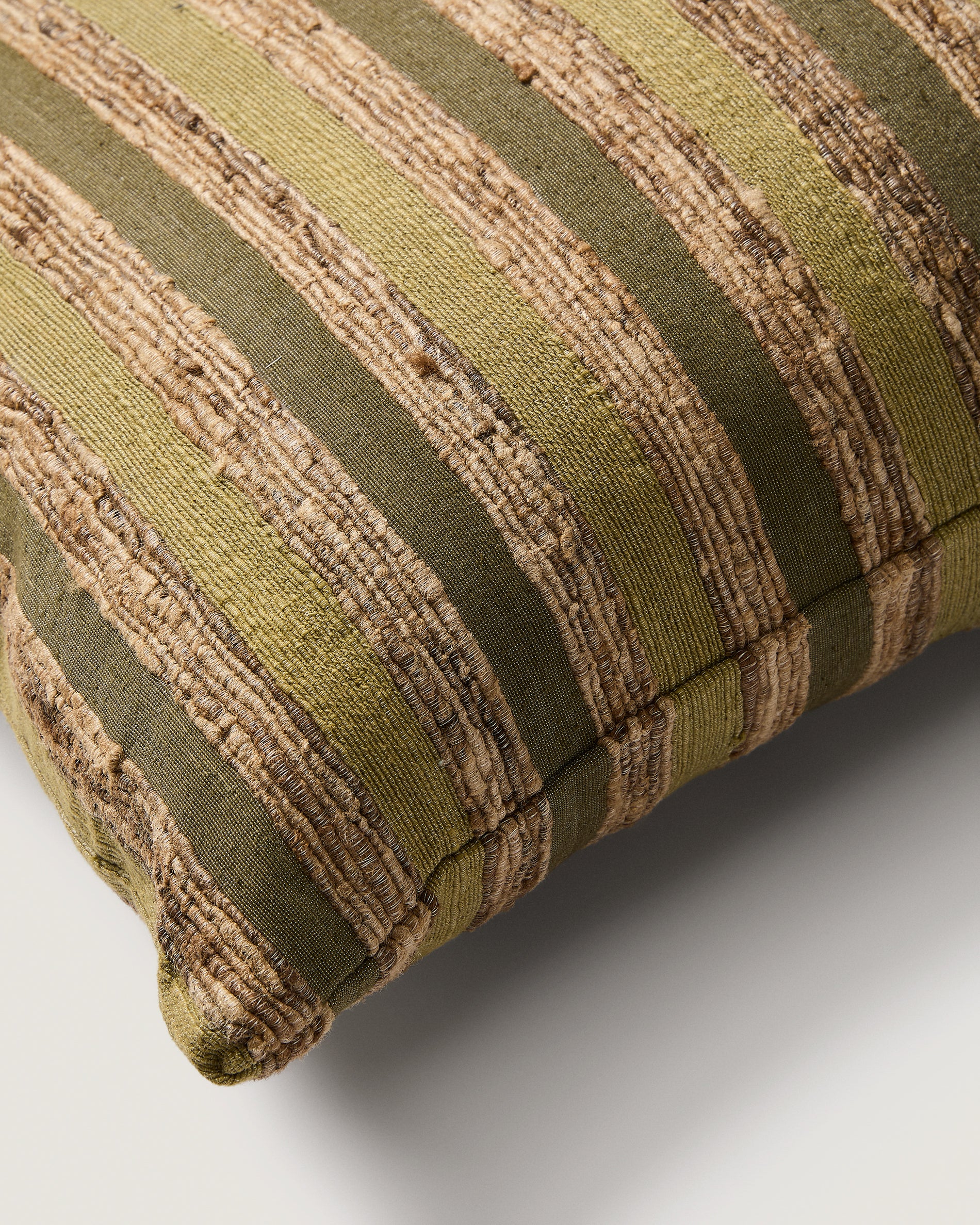 Dorevi green striped silk blend jacquard cushion cover 40 x 60cm - Detail