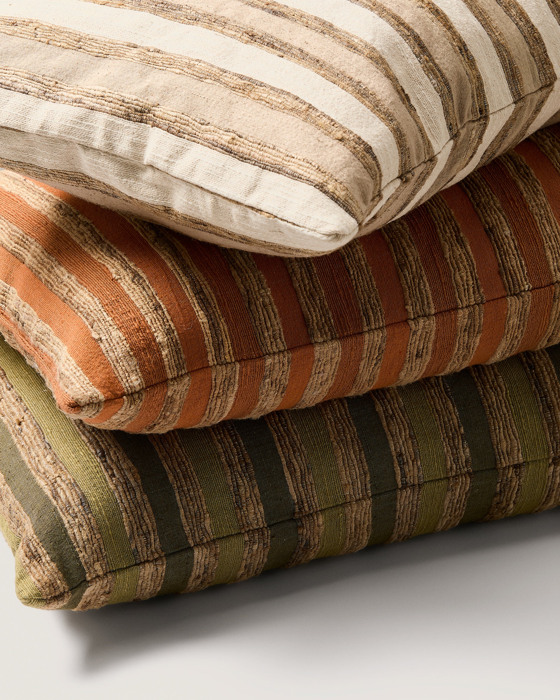 Dorevi orange striped silk blend jacquard cushion cover 40 x 60cm - Detail