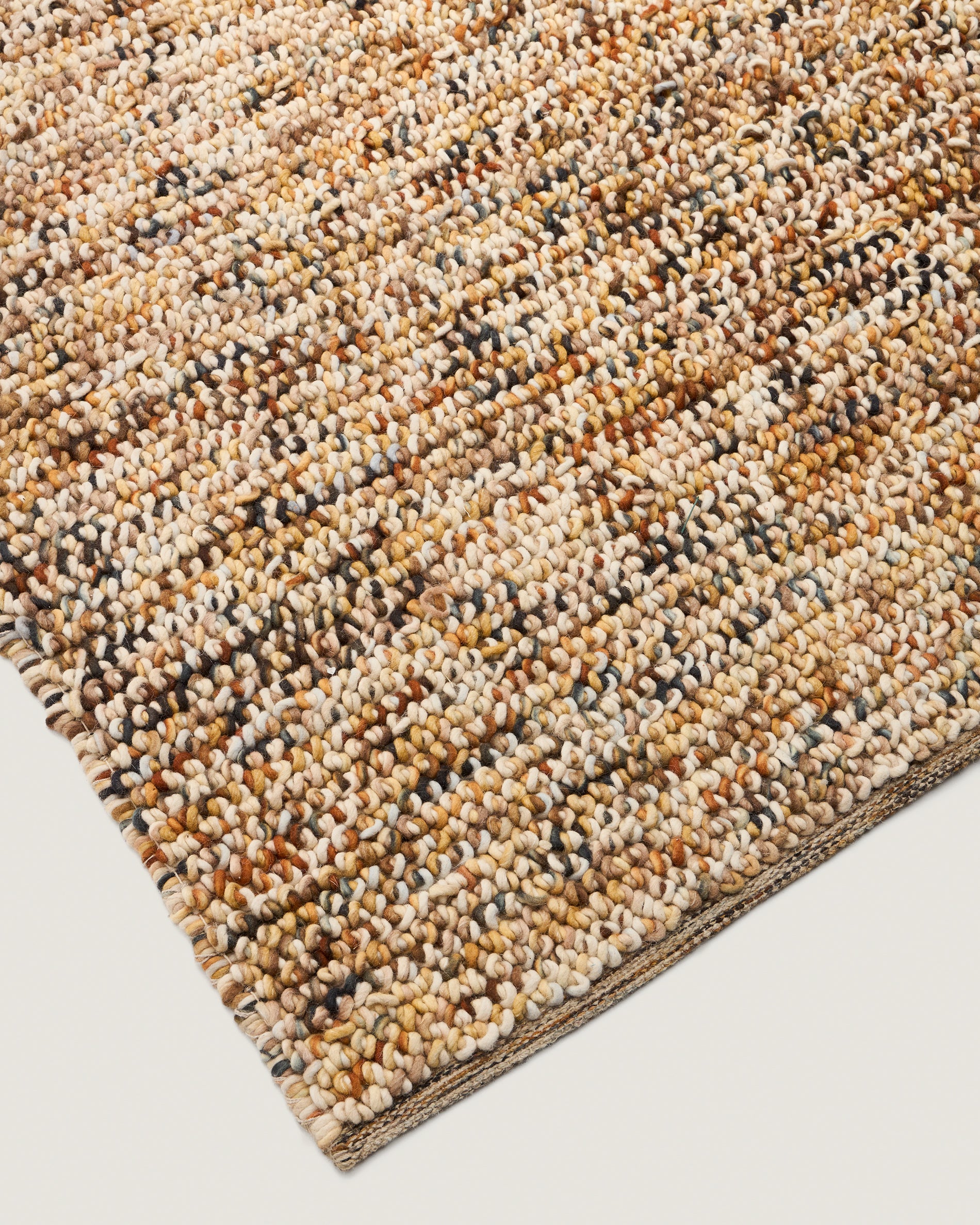 Elanis multicoloured bouclé wool rug 160 x 230cm - Detail