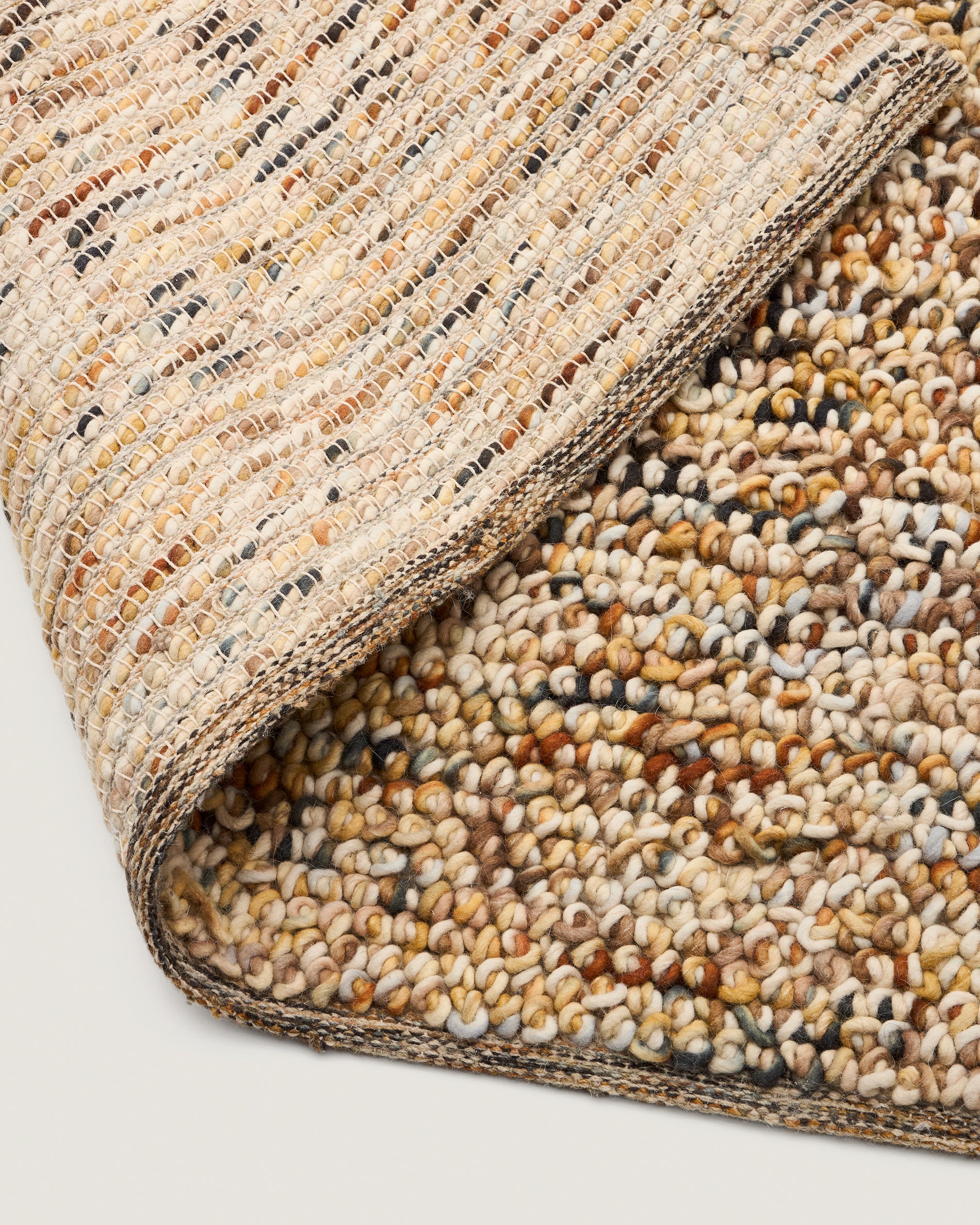 Elanis multicoloured bouclé wool rug 160 x 230cm - Detail