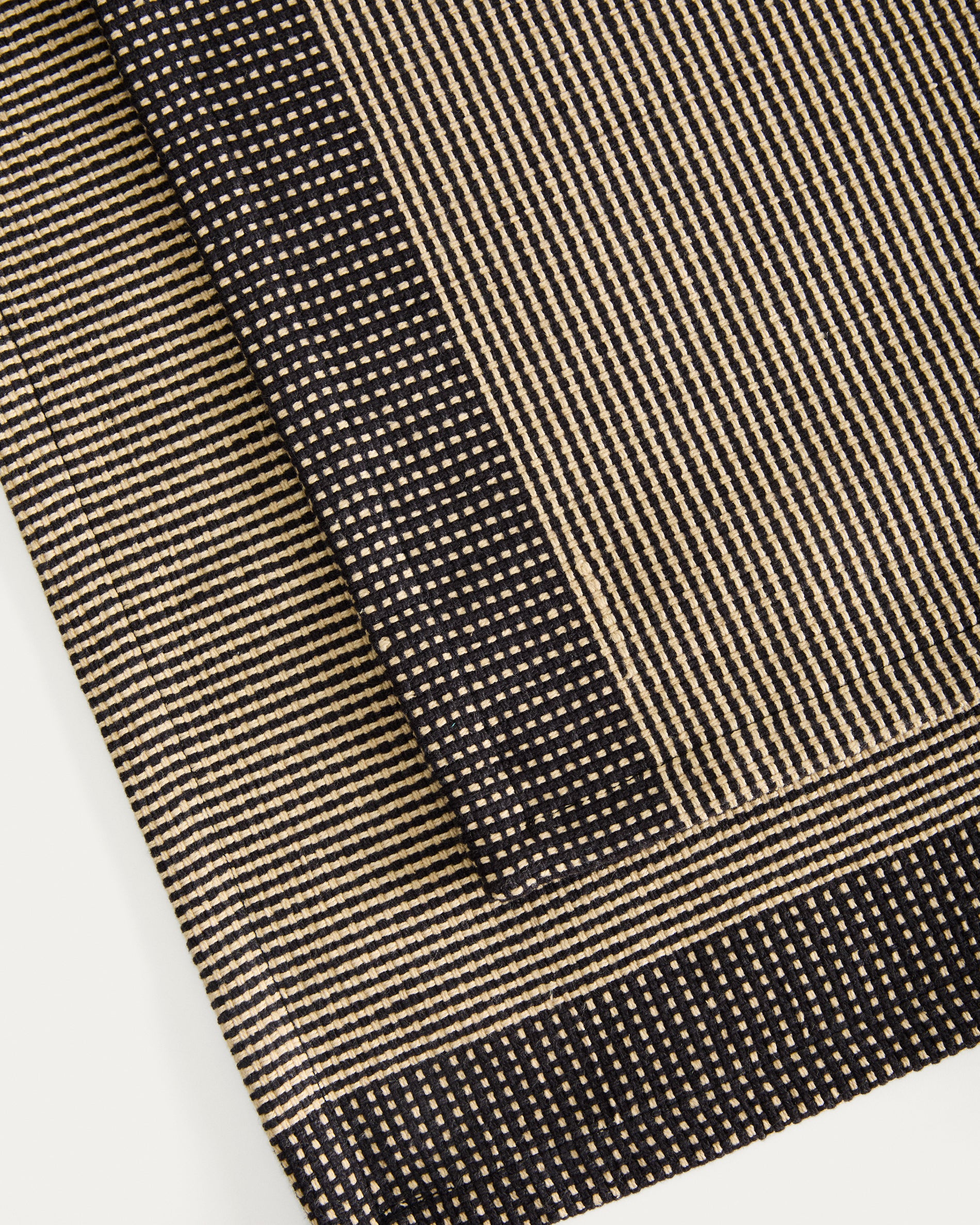 Briven set of 2 black 100% cotton tablecloths 35 x 50cm - Detail