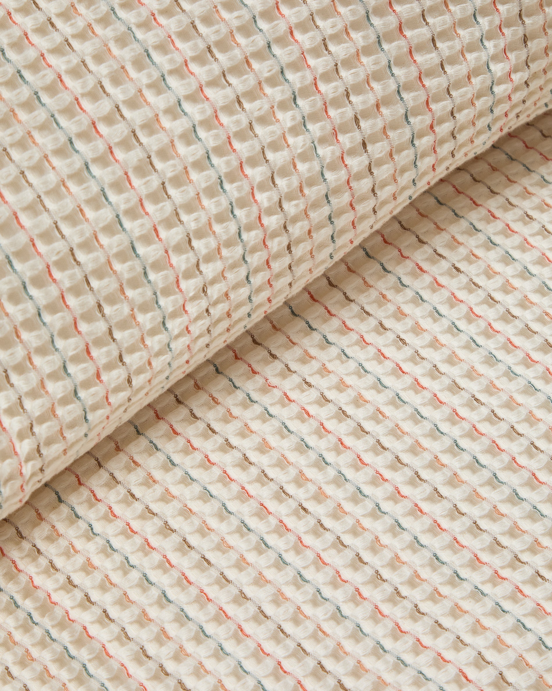 Wufy 100% cotton waffle bedspread in multicolour stripe for convertible cot - Detail