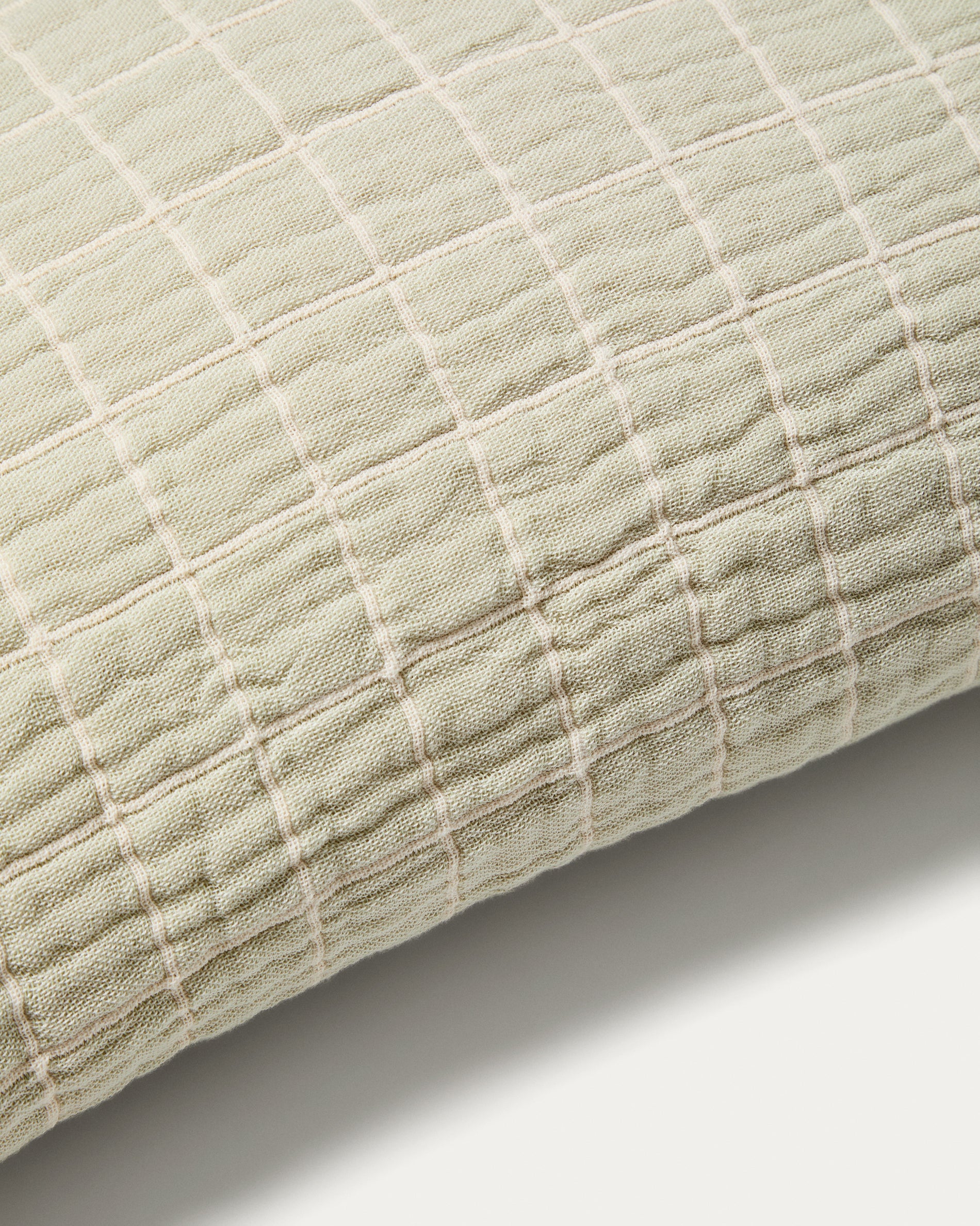 Tivaro set of 2 100% cotton jacquard cushion covers in a light green checkered design 30 x 50 cm - Detail