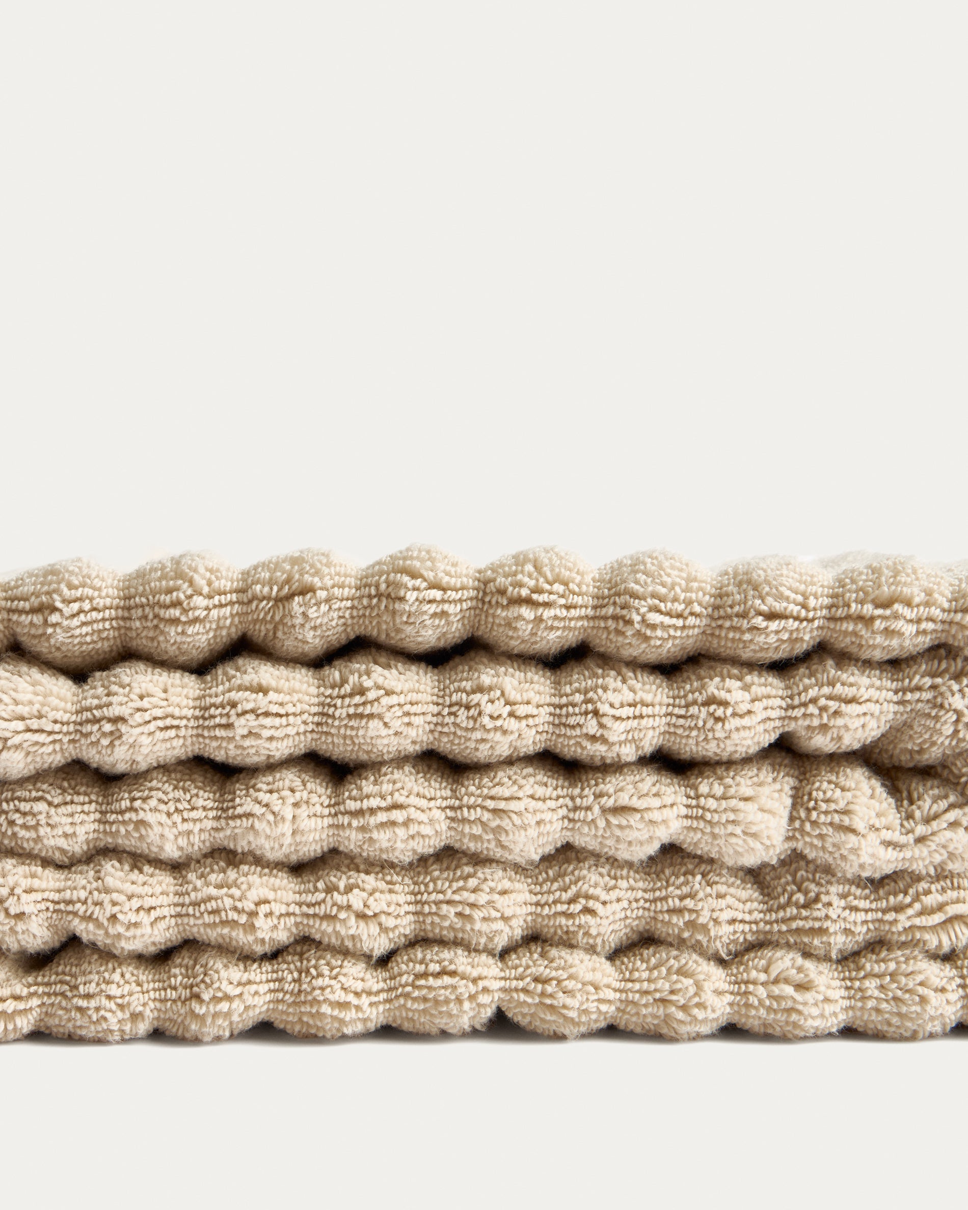 Navira 100% cotton beige bath towel 70 x 140cm - Detail