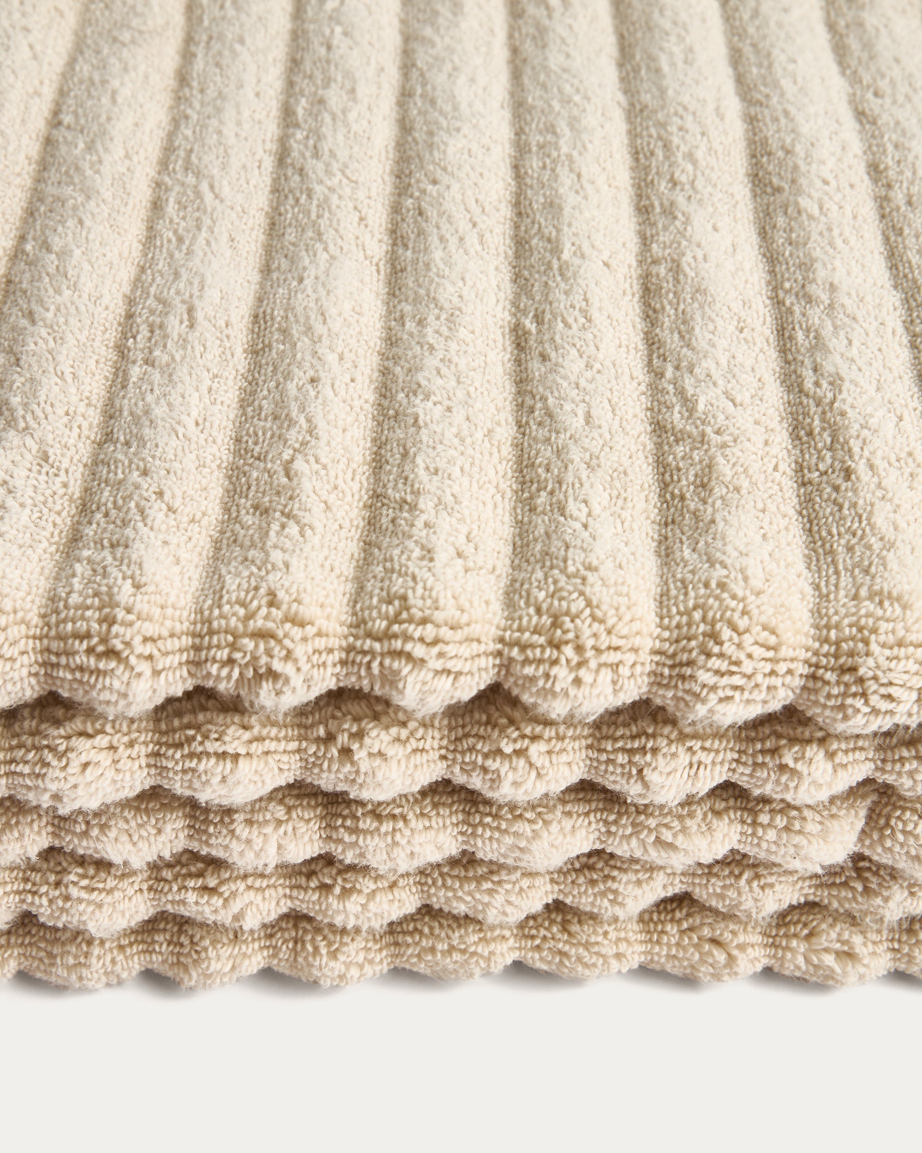 Navira 100% cotton beige bath towel 70 x 140cm - Detail