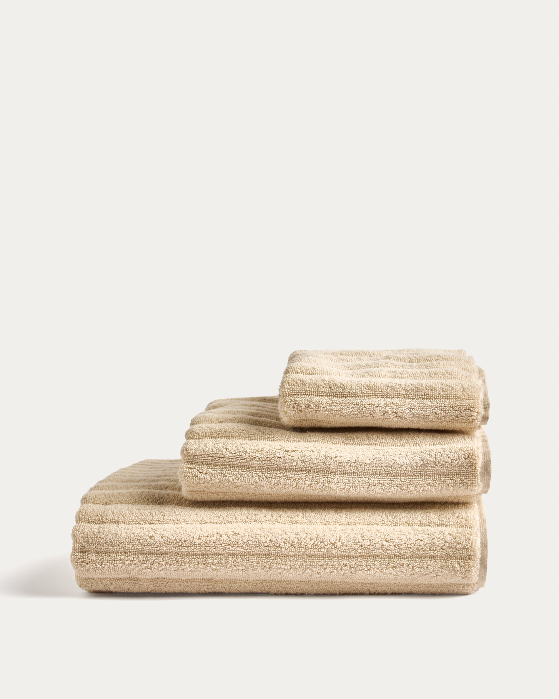 Navira 100% cotton beige bath towel 70 x 140cm - Product View