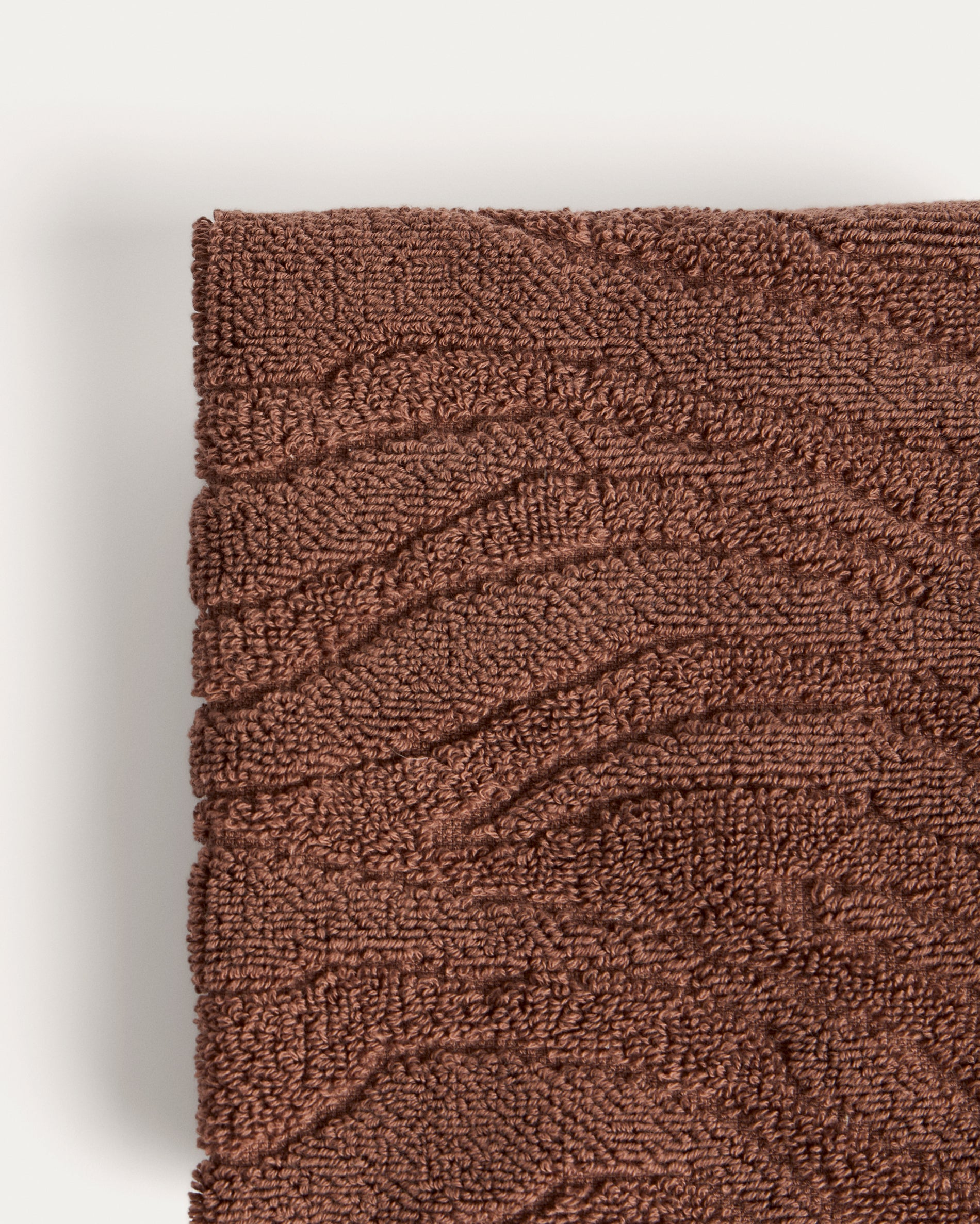 Dalira 100% cotton dark brown zebra jacquard face towel 30 x 50cm - Detail