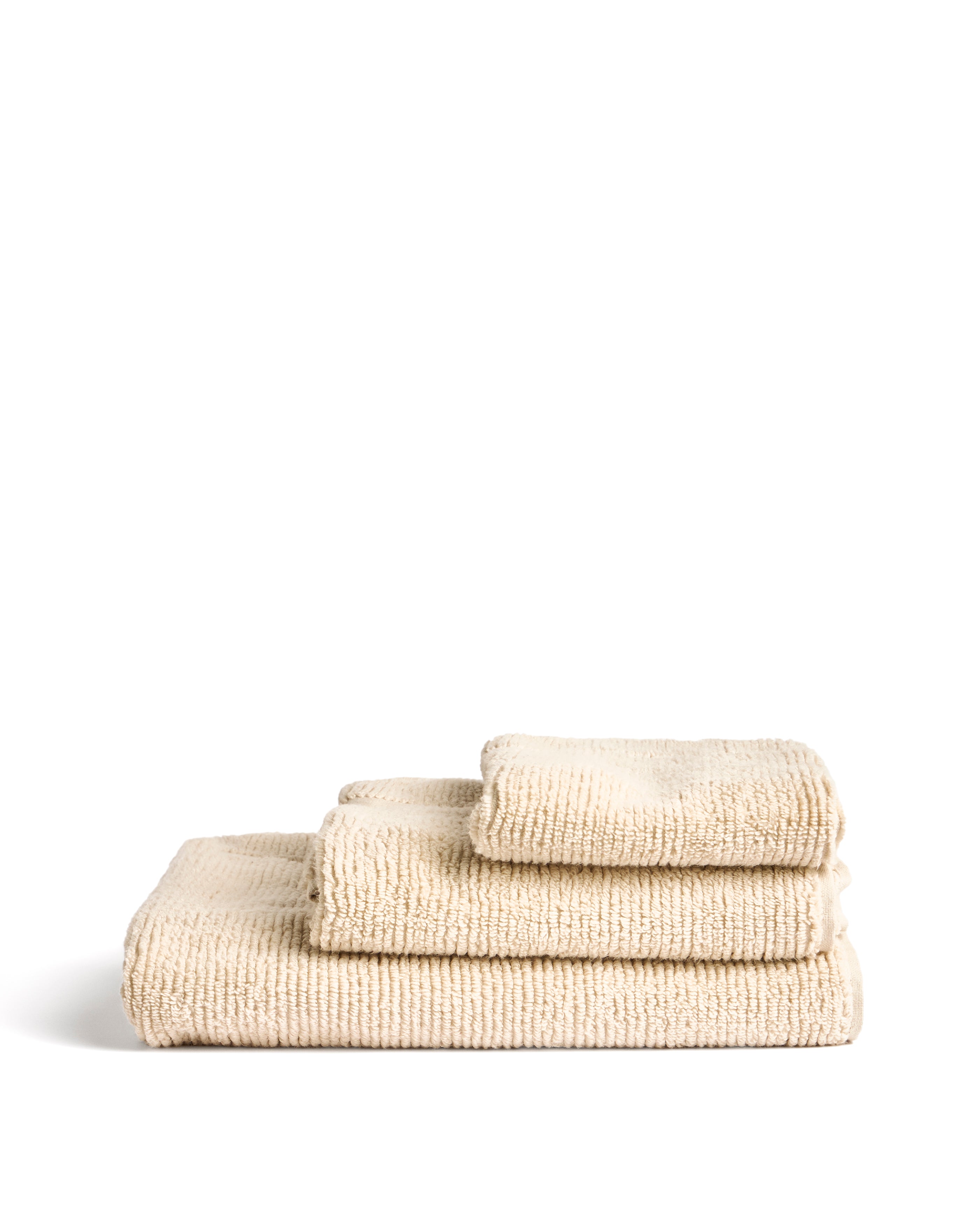 Olvira 100% cotton beige jacquard bath towel 70 x 140cm - Product Image