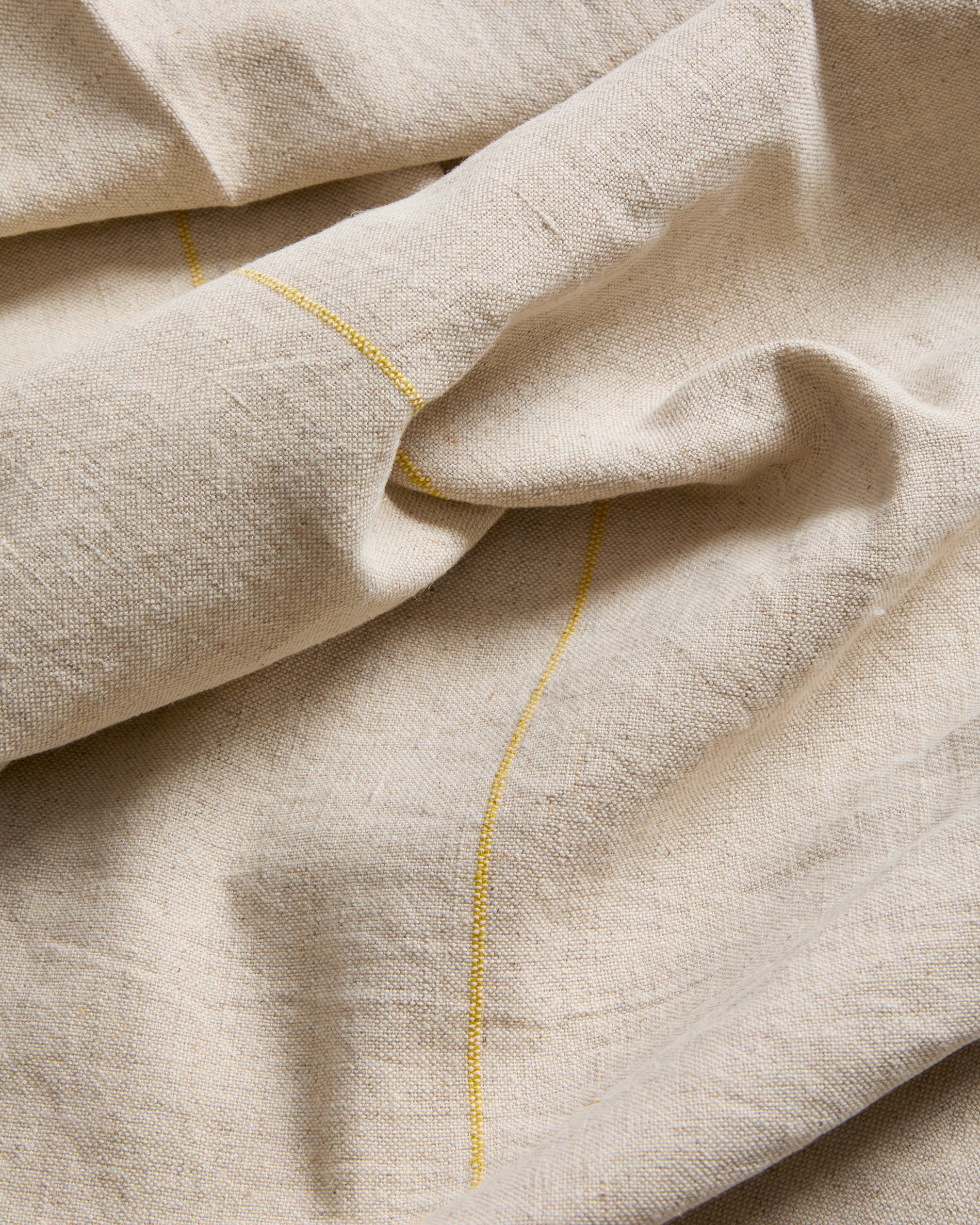 Ulaen beige cotton and linen table runner with yellow stripes 50 x 150cm - Detail