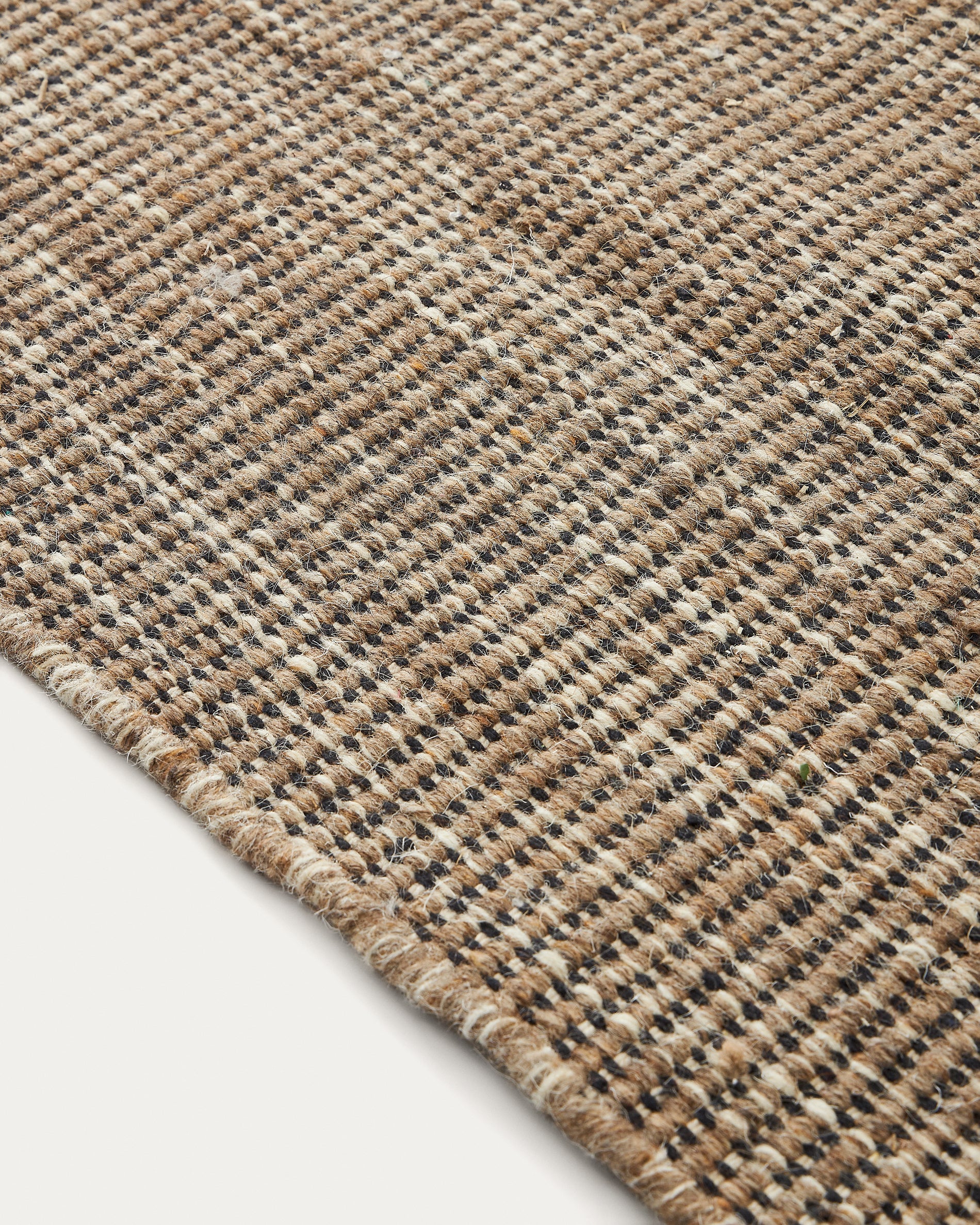 Malenka brown wool carpet 200 x 300 cm - Detail